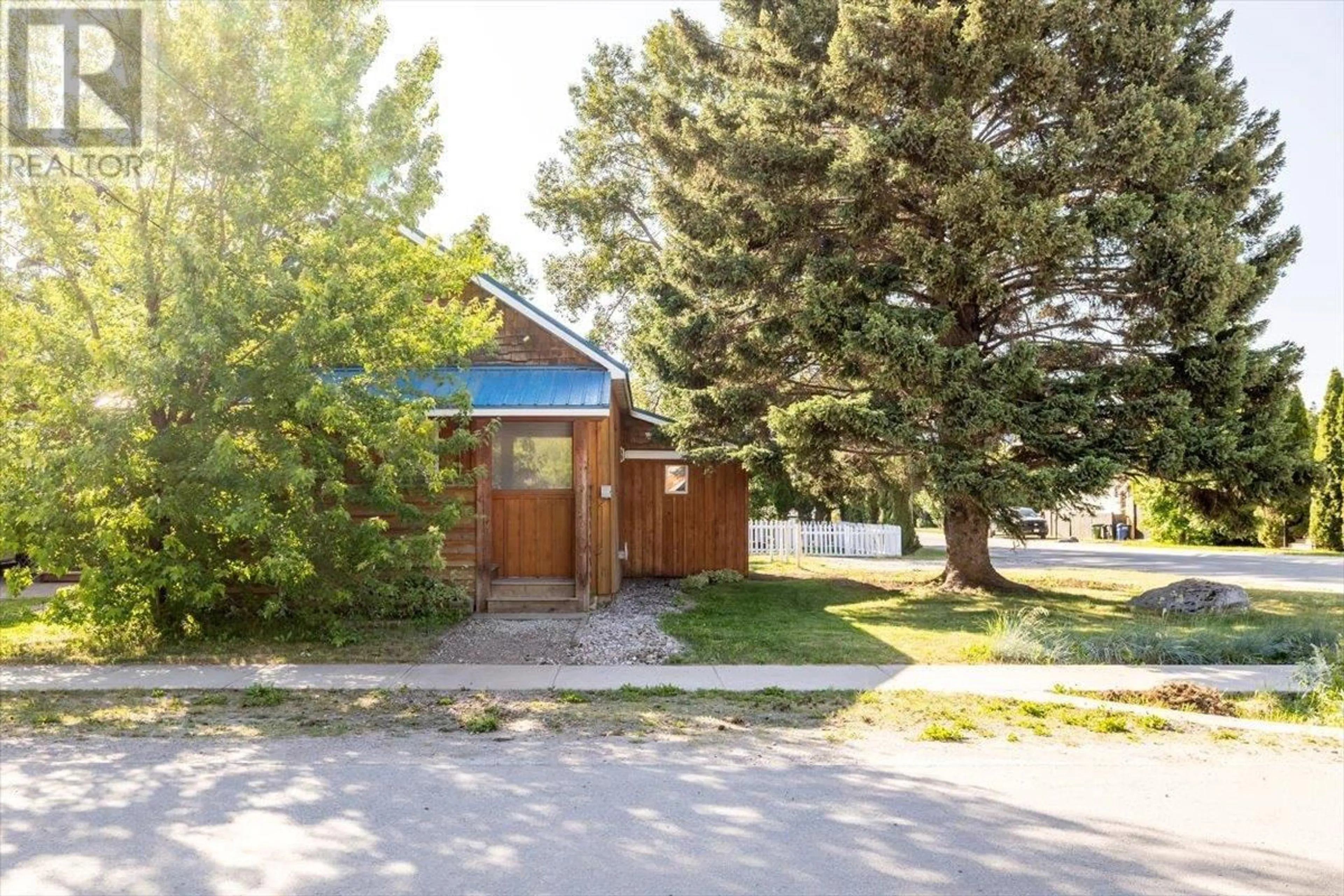 Shed for 702 9TH AVENUE, Fernie British Columbia V0B1M0