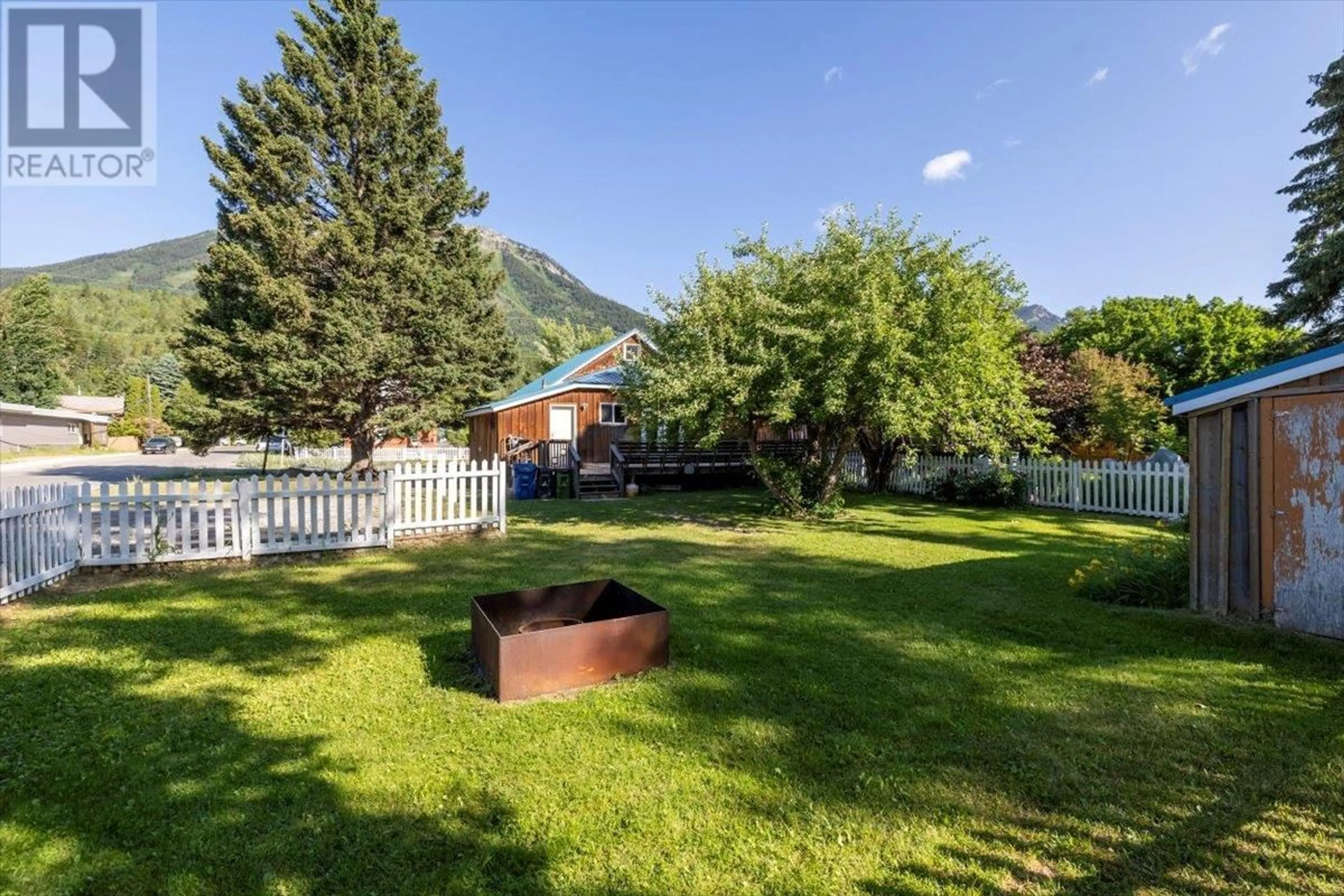 Patio, mountain view for 702 9TH AVENUE, Fernie British Columbia V0B1M0