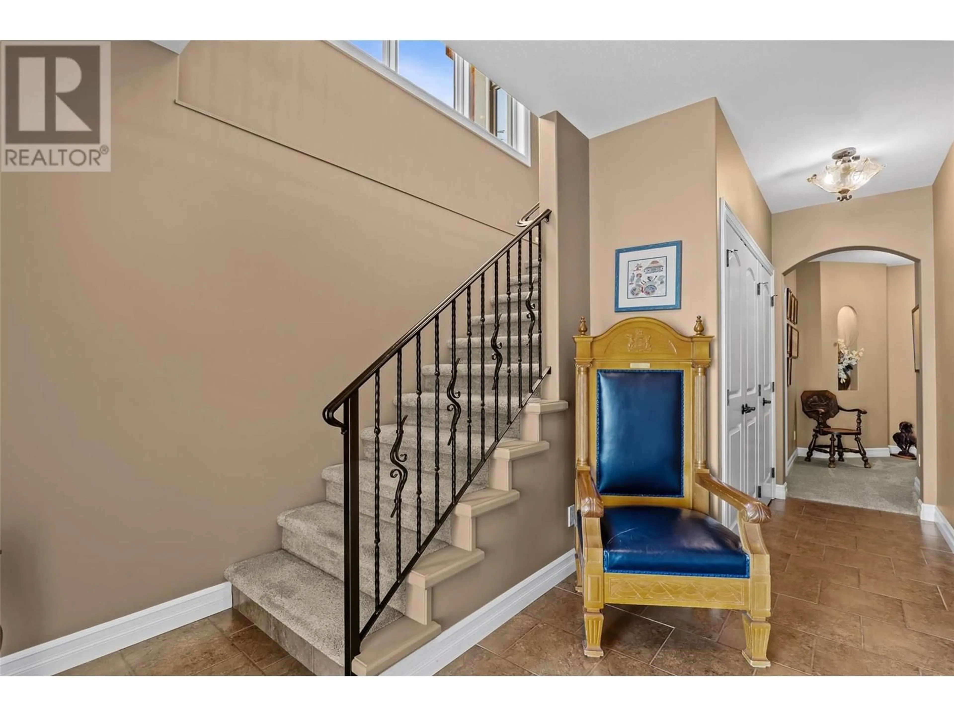 Indoor entryway for 1590 GOLF RIDGE DRIVE, Kamloops British Columbia V2H0A5
