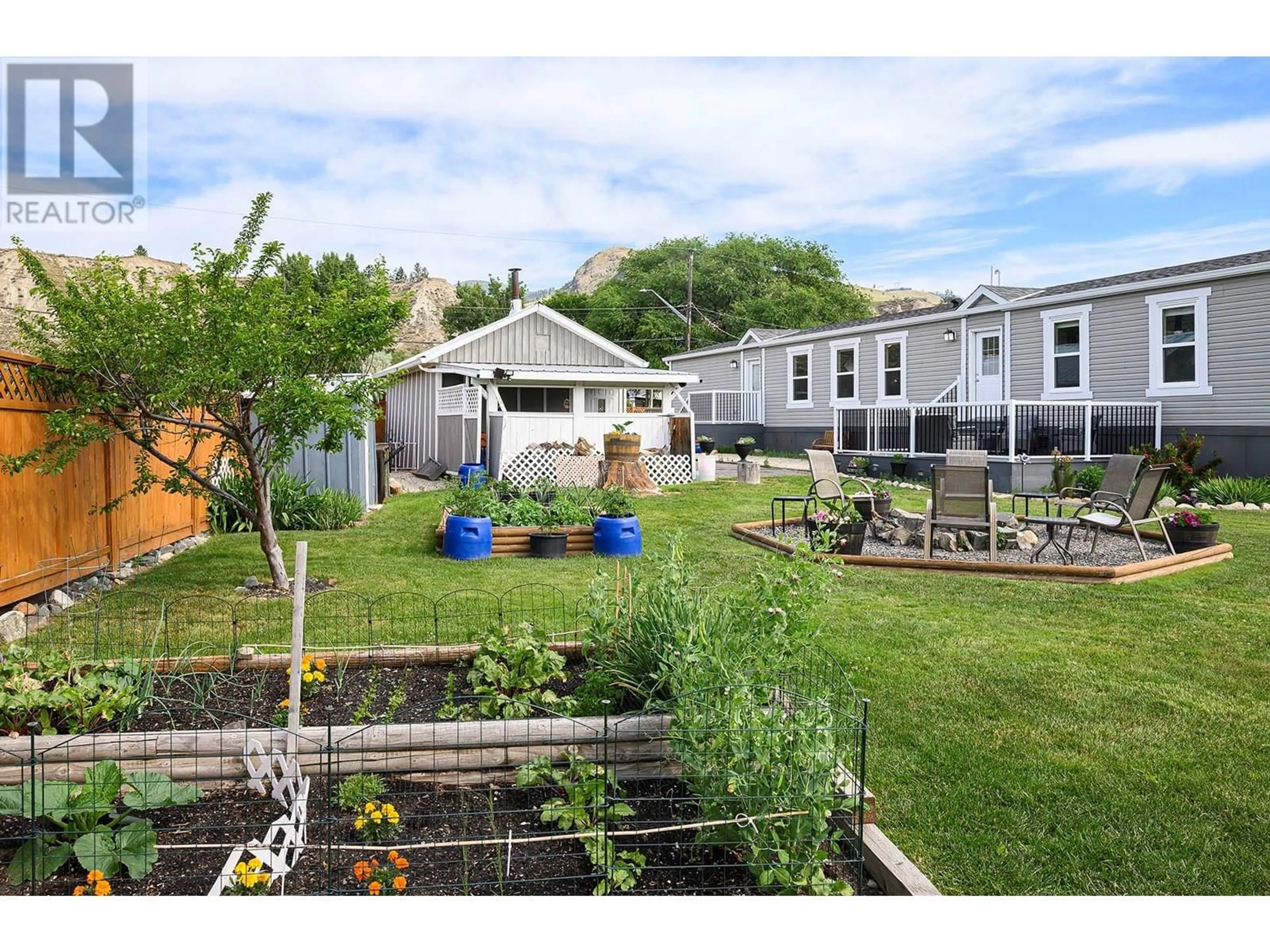 A pic from outside/outdoor area/front of a property/back of a property/a pic from drone, street for 1337 BOSTOCK CRESCENT, Pritchard British Columbia V0E2P0