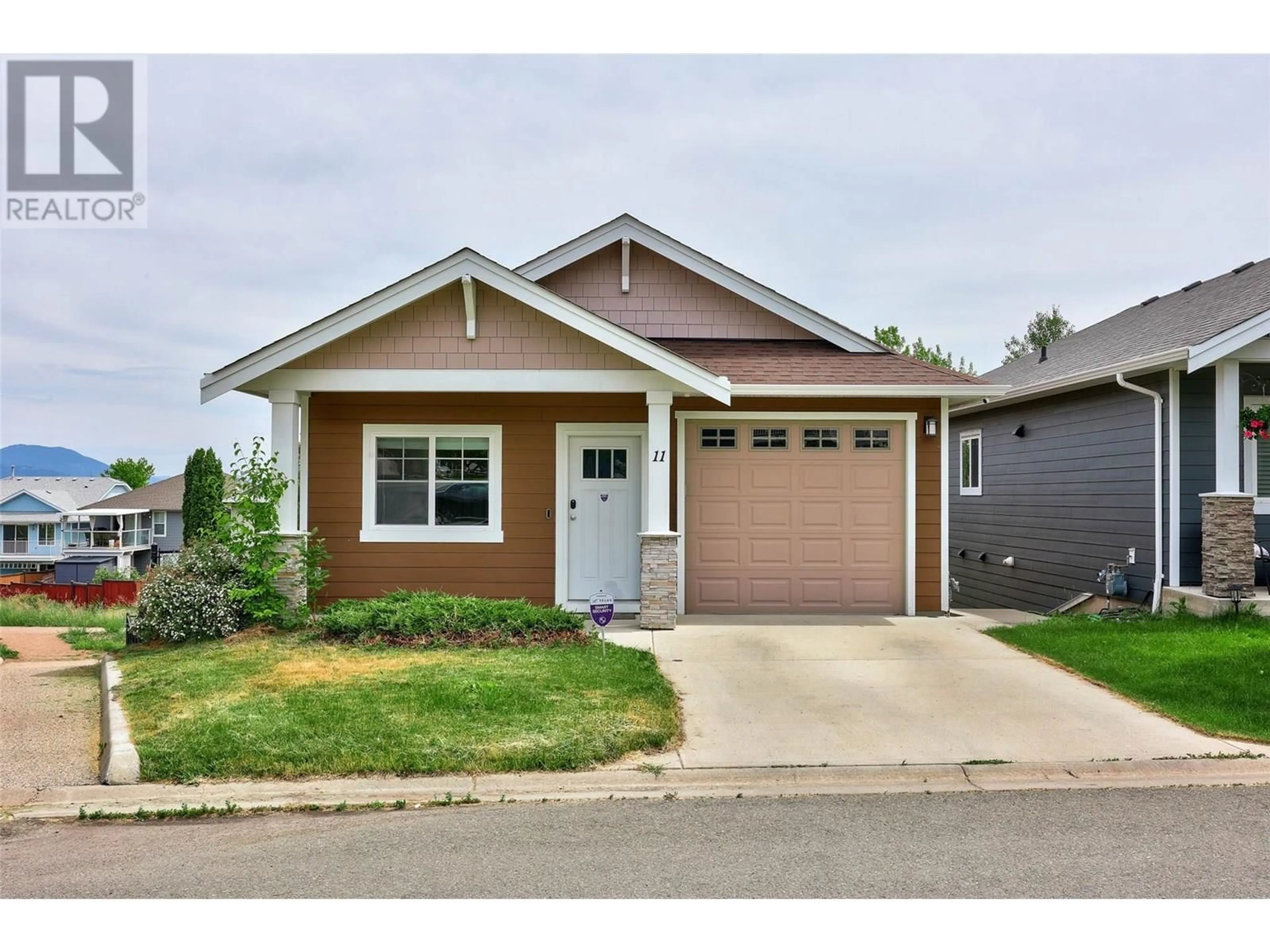 Home with vinyl exterior material, street for 11 - 1250 ABERDEEN DRIVE, Kamloops British Columbia V1S0C1