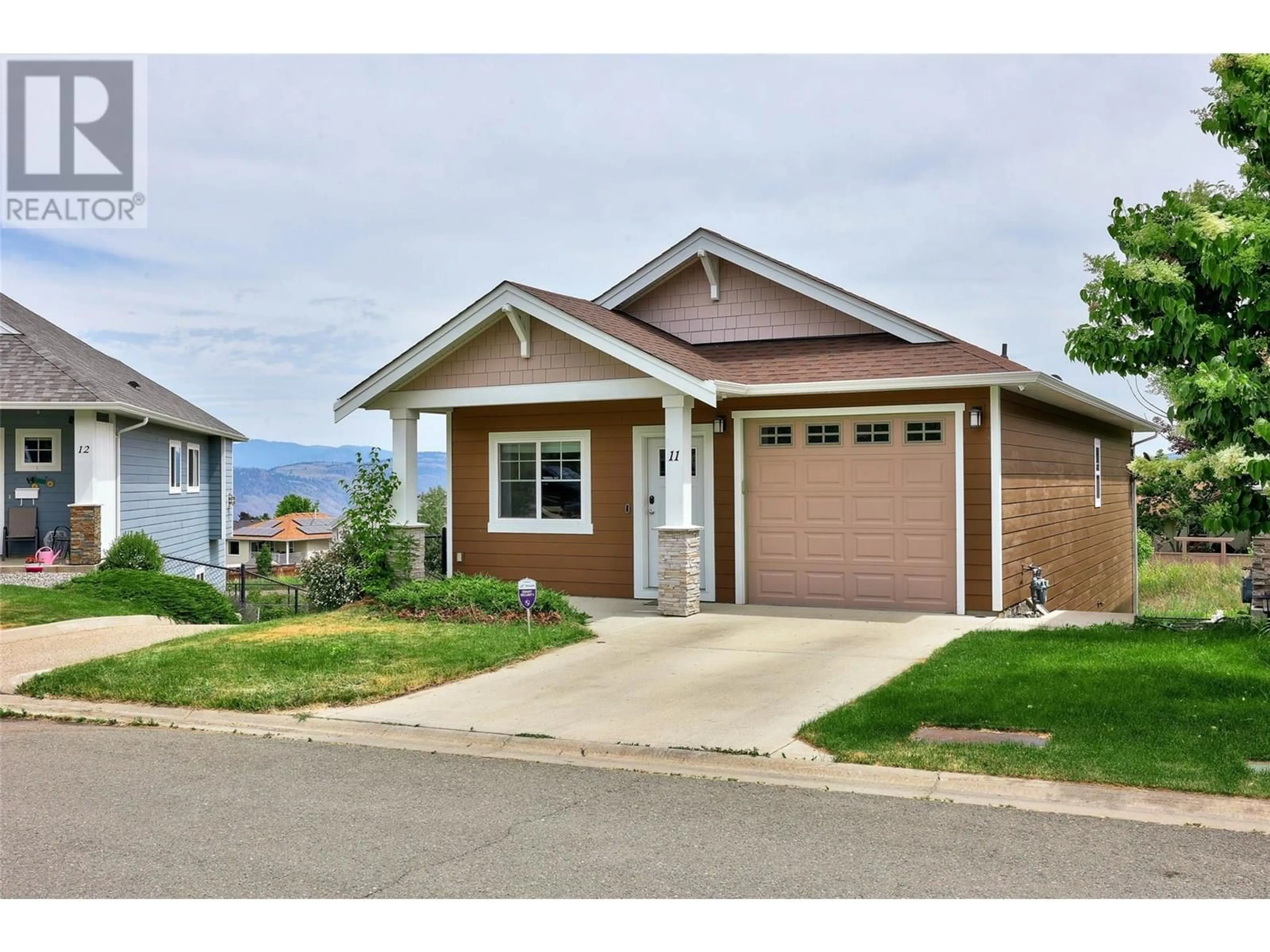 Home with vinyl exterior material, street for 11 - 1250 ABERDEEN DRIVE, Kamloops British Columbia V1S0C1