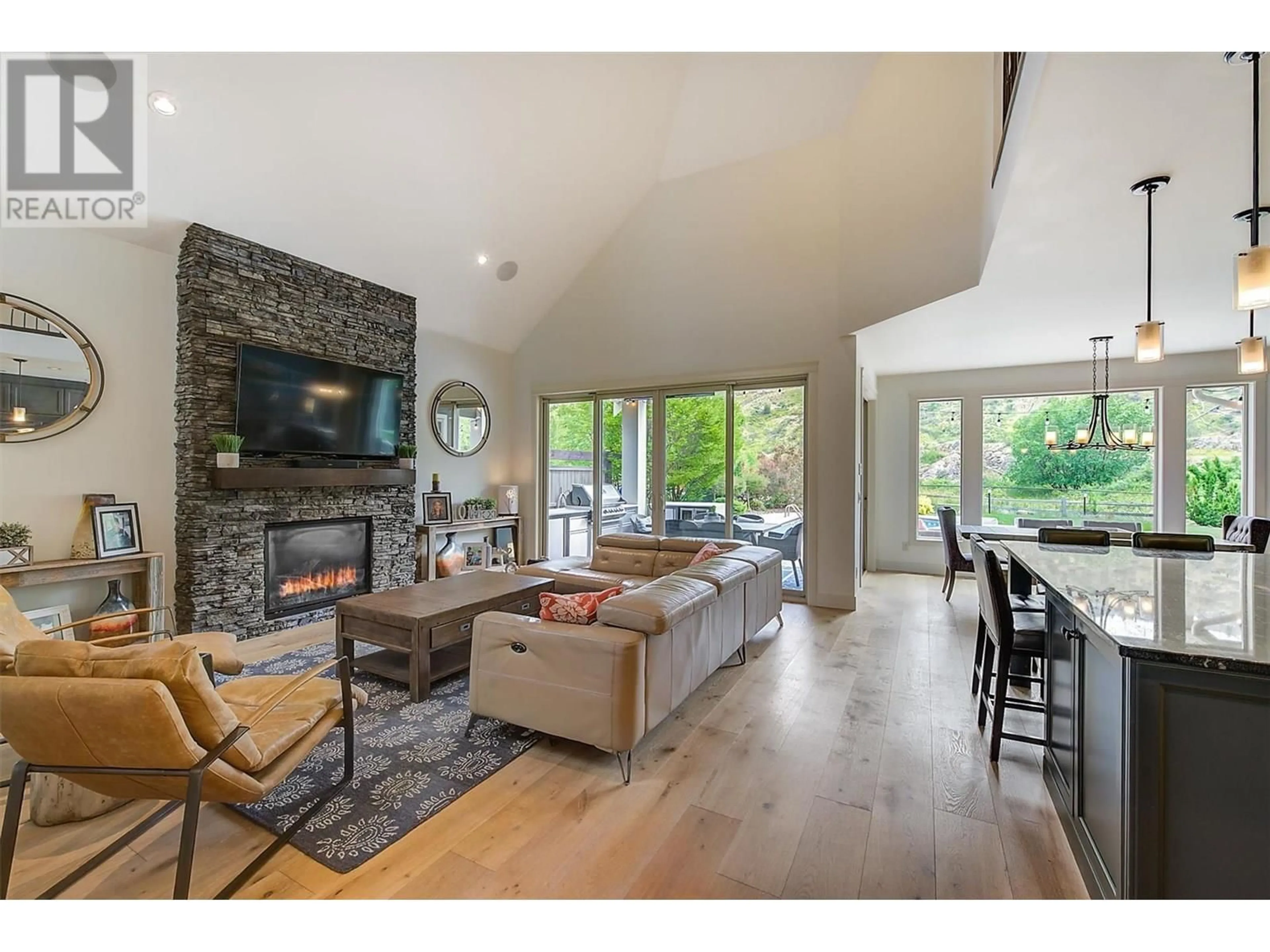 Living room with furniture, unknown for 425 AUDUBON COURT, Kelowna British Columbia V1W5K3