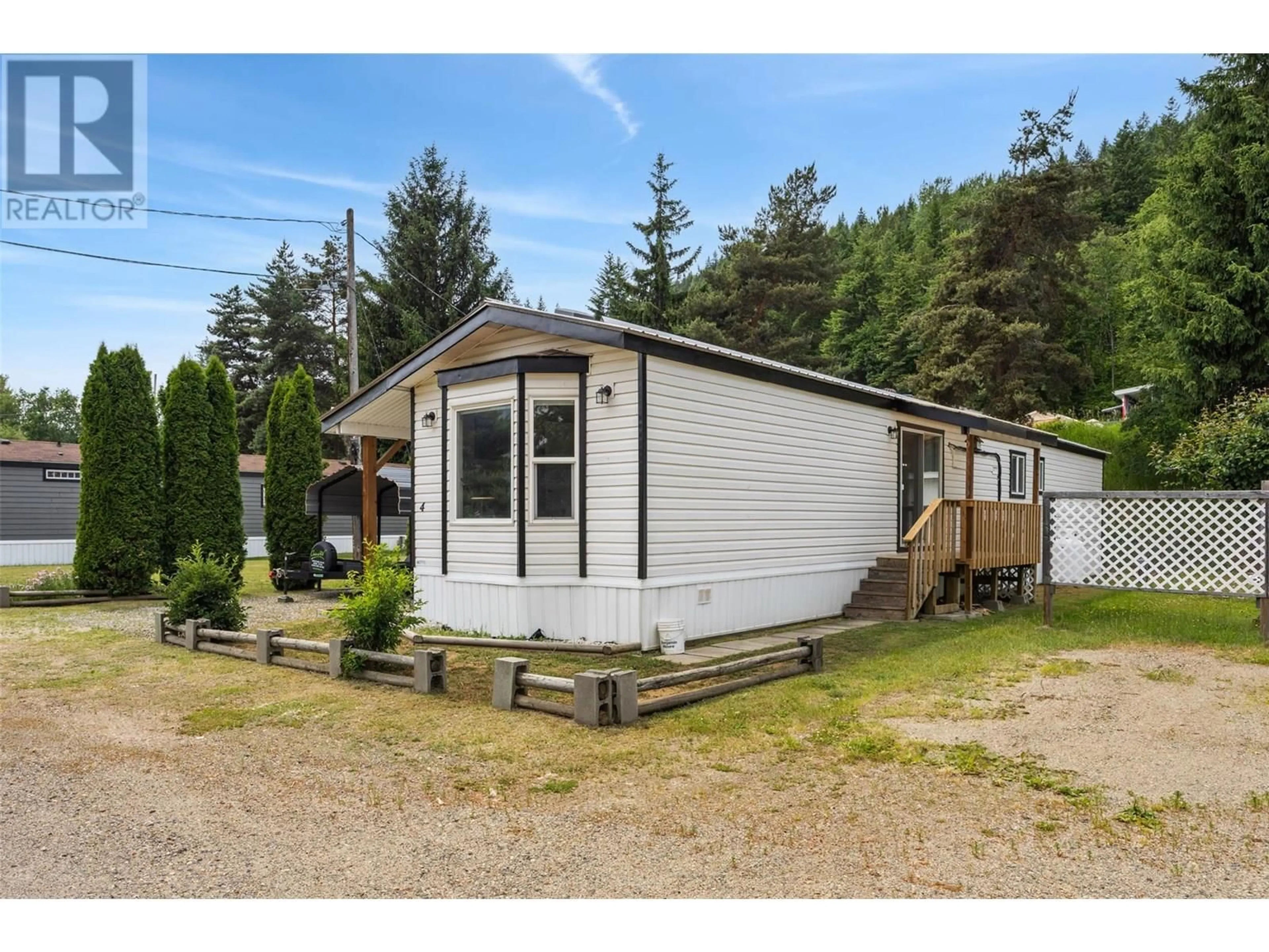 Home with vinyl exterior material, street for 4 - 851 OLD N THOMPSON HIGHWAY, Clearwater British Columbia V0E1N2