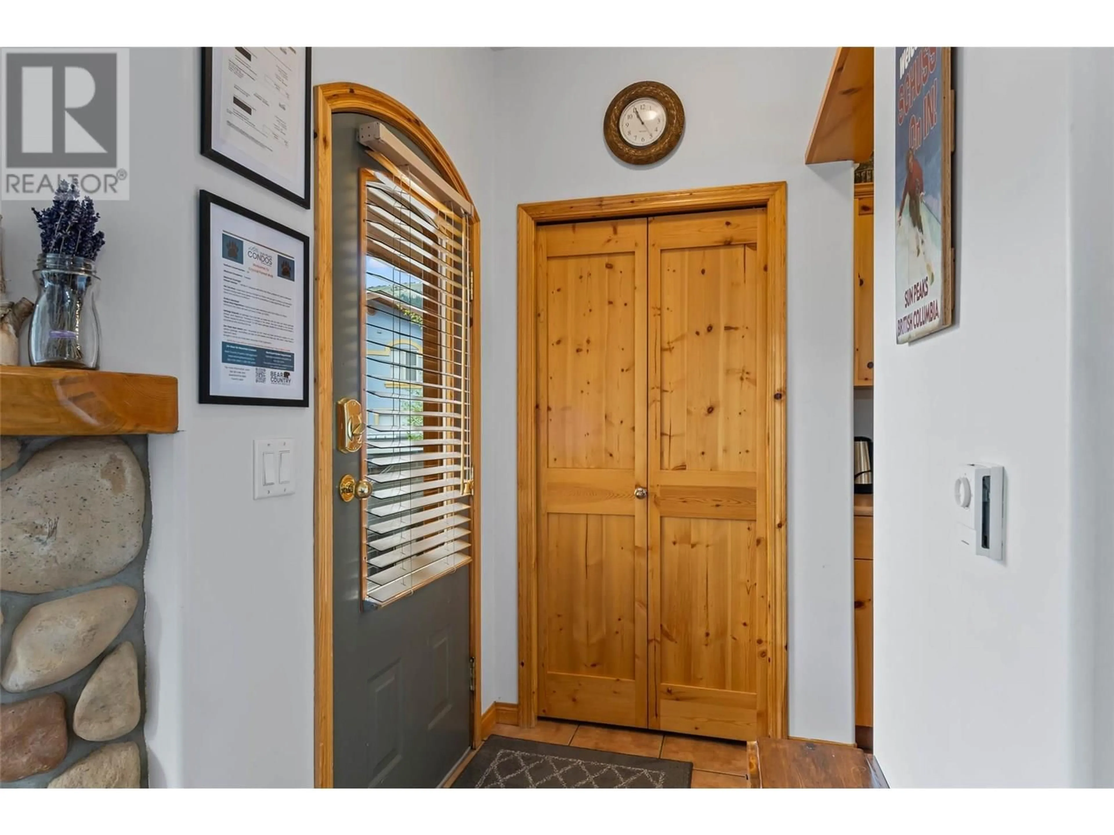 Indoor entryway for 48 - 6005 VALLEY DRIVE, Sun Peaks British Columbia V0E5N0