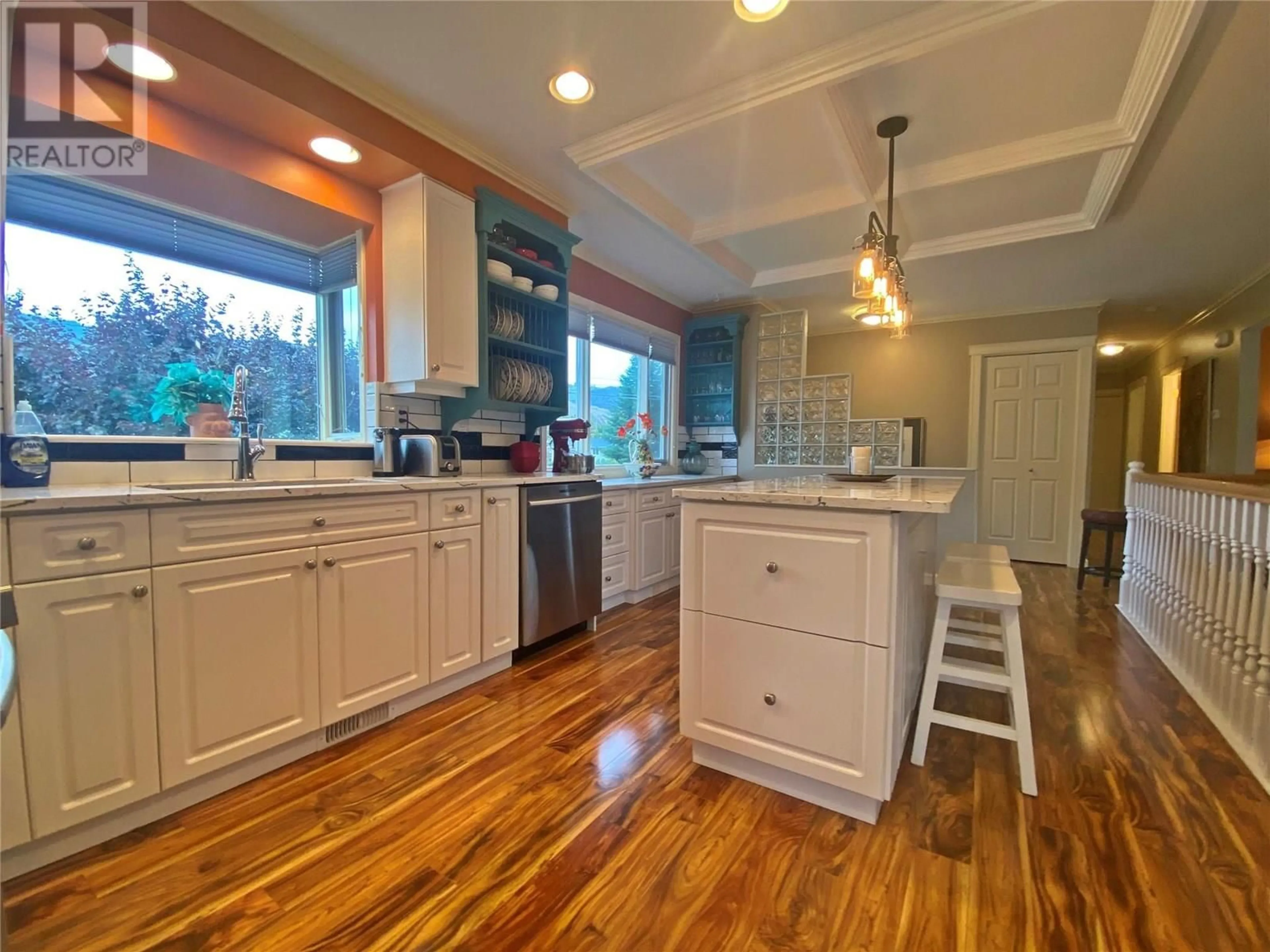 Open concept kitchen, unknown for 3531 OVERLANDER DRIVE, Kamloops British Columbia V2B6X6