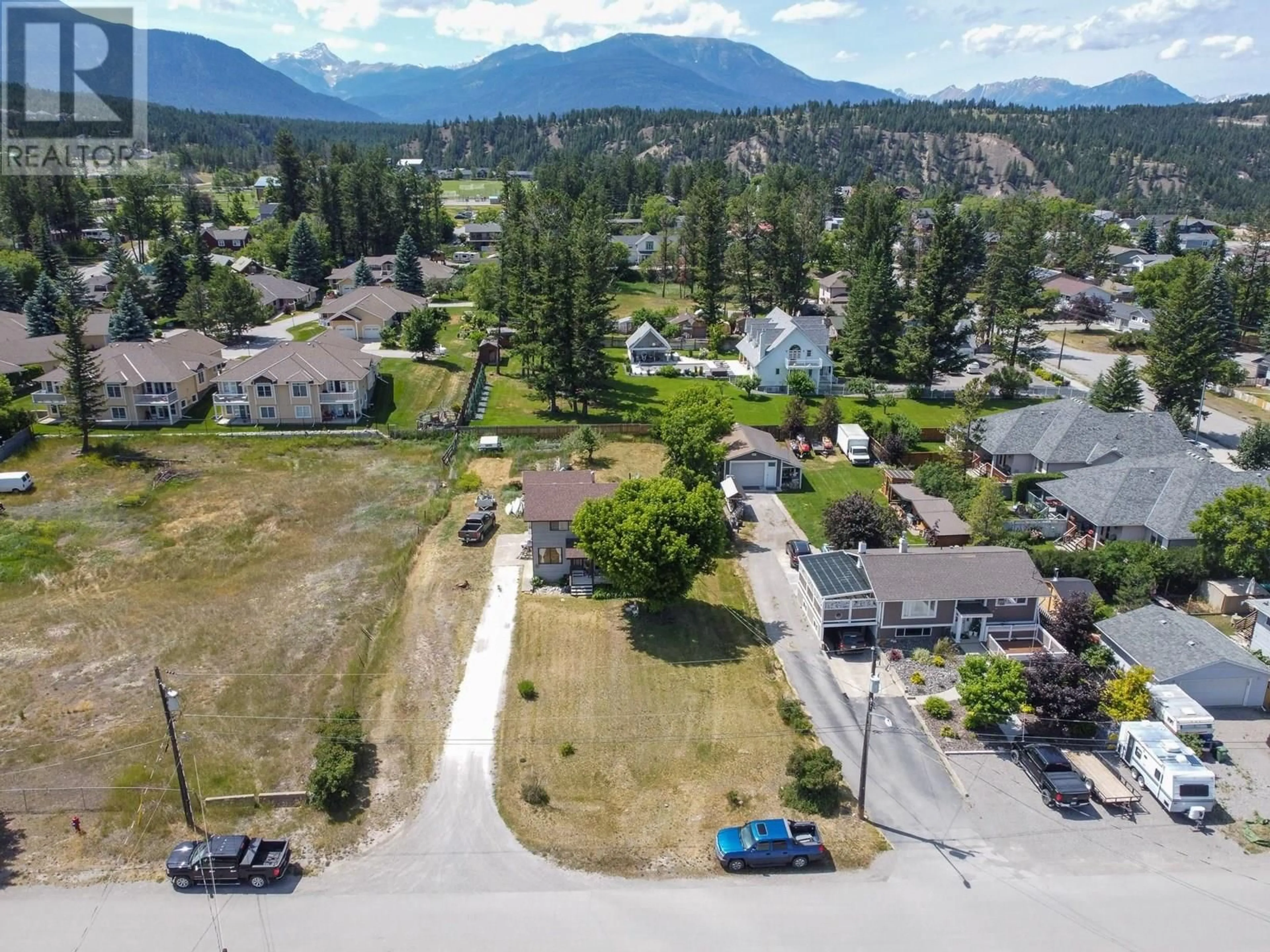A pic from outside/outdoor area/front of a property/back of a property/a pic from drone, mountain view for 1012 11 AVENUE, Invermere British Columbia V0A1K4