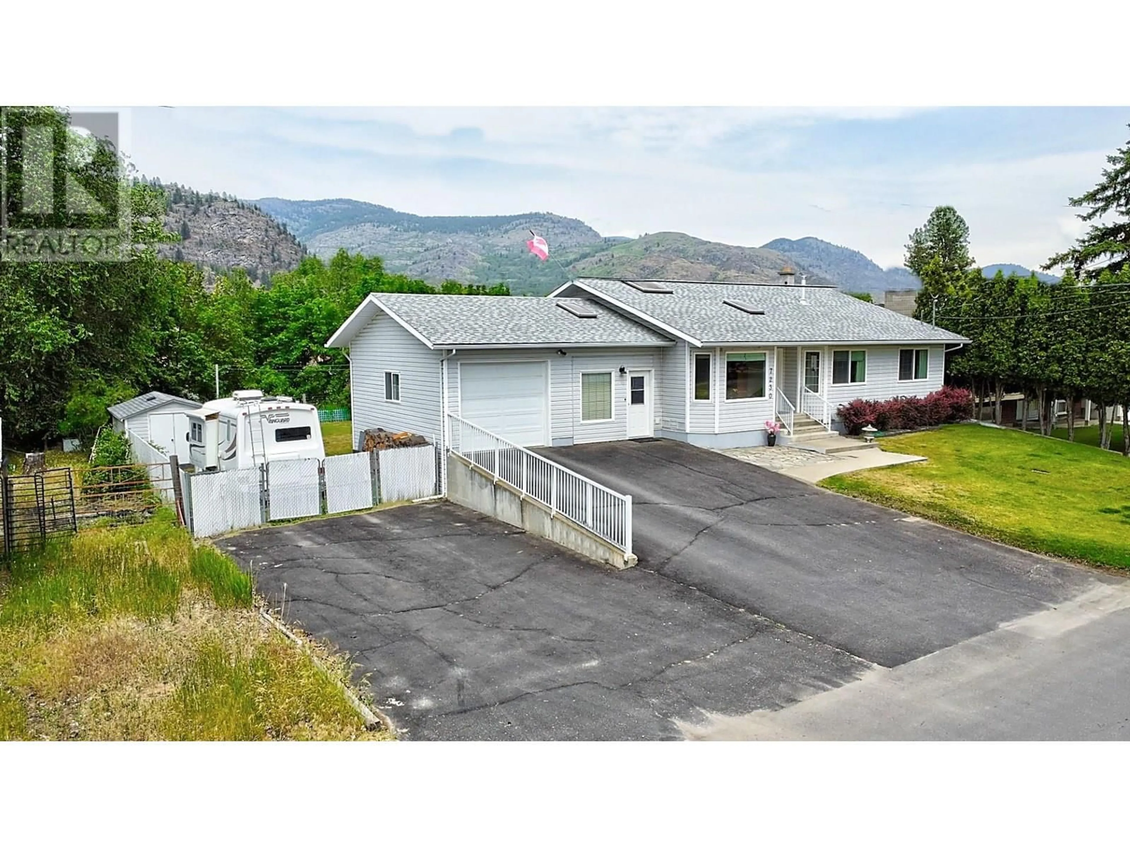 A pic from outside/outdoor area/front of a property/back of a property/a pic from drone, mountain view for 7230 DONALDSON DRIVE, Grand Forks British Columbia V0H1H0