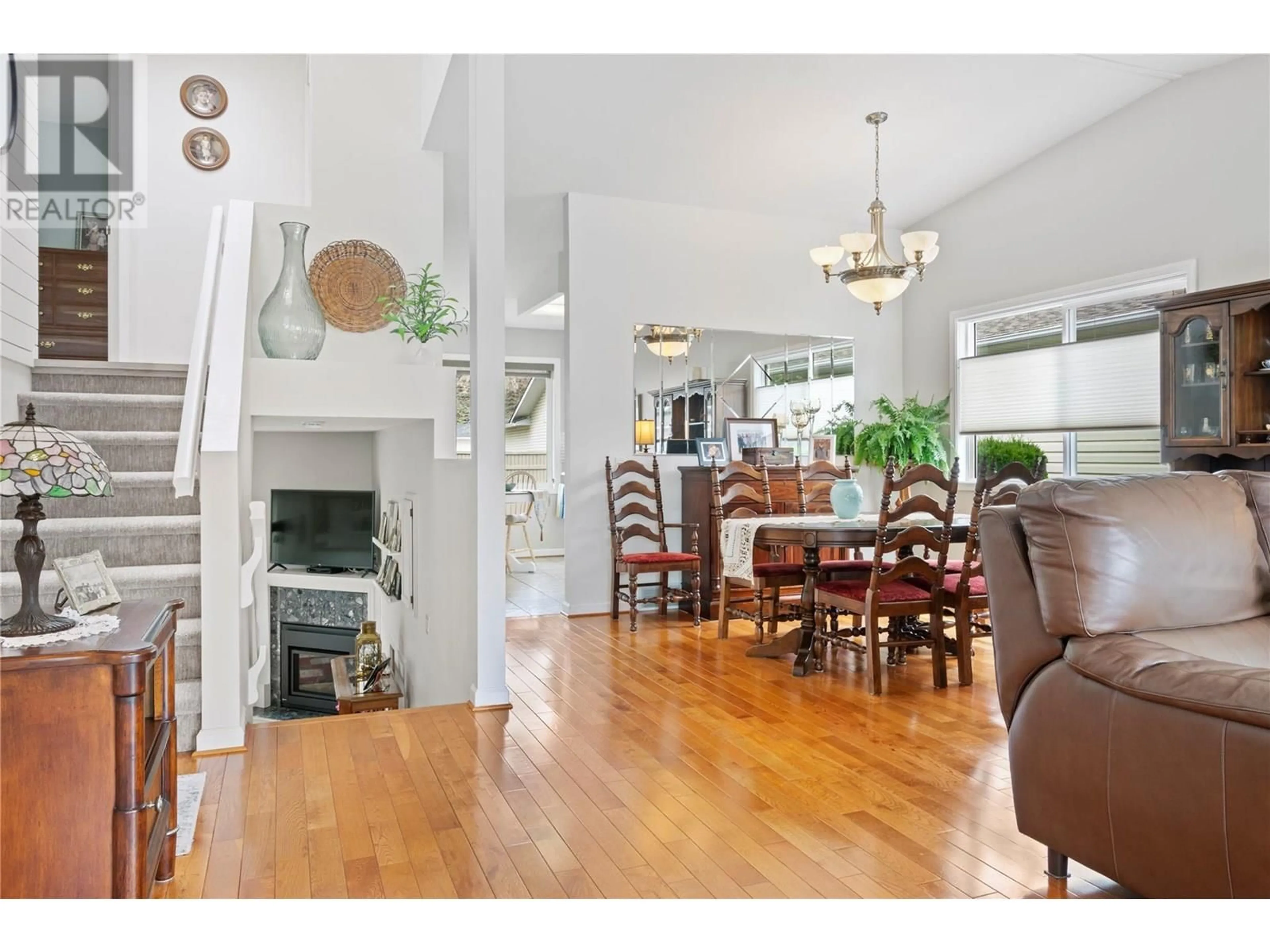 Dining room, wood/laminate floor for 147 - 3400 WILSON STREET, Penticton British Columbia V2A0H3
