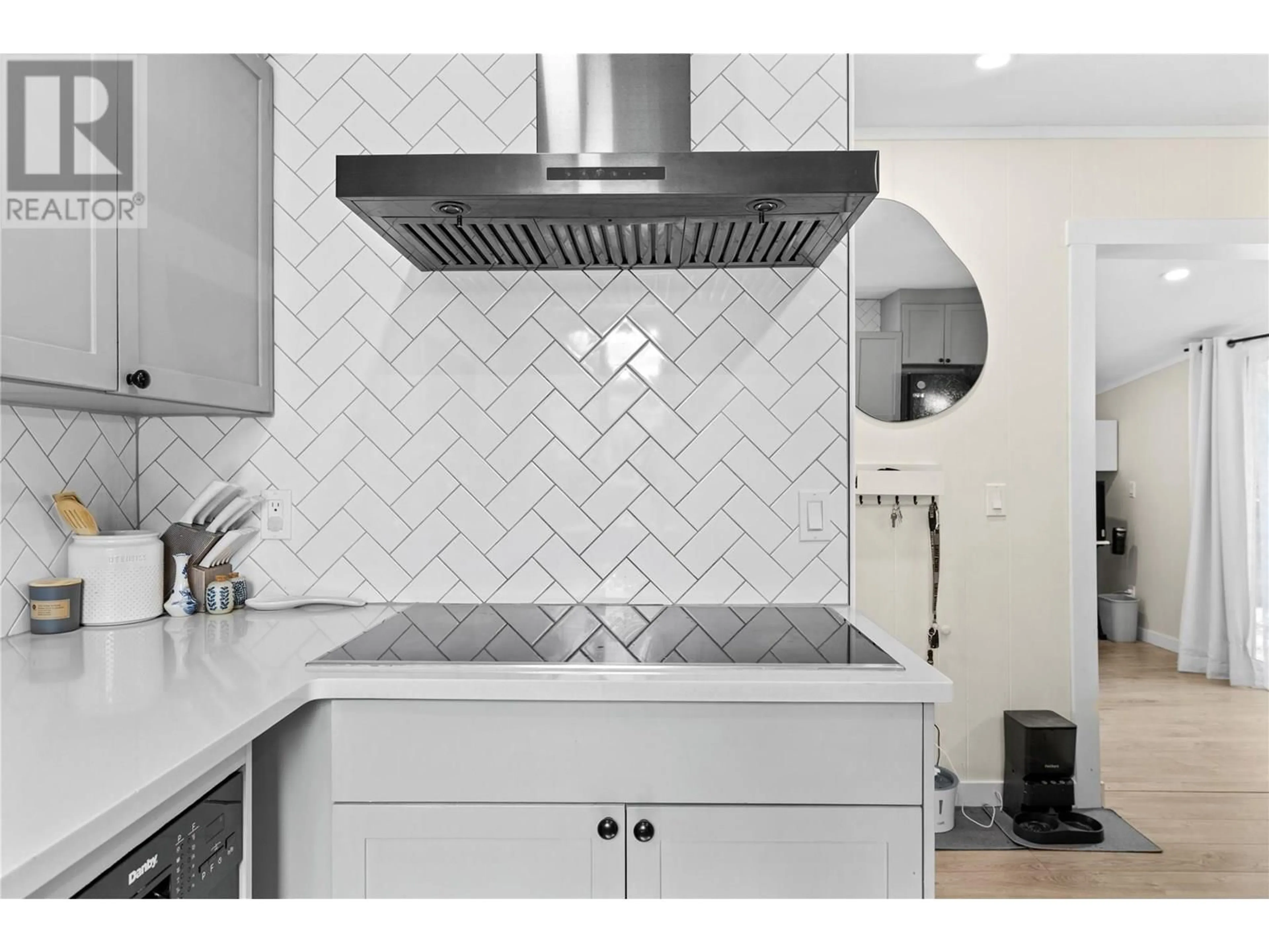 Contemporary kitchen, ceramic/tile floor for 26 - 2005 BOUCHERIE ROAD, West Kelowna British Columbia V4T1R4