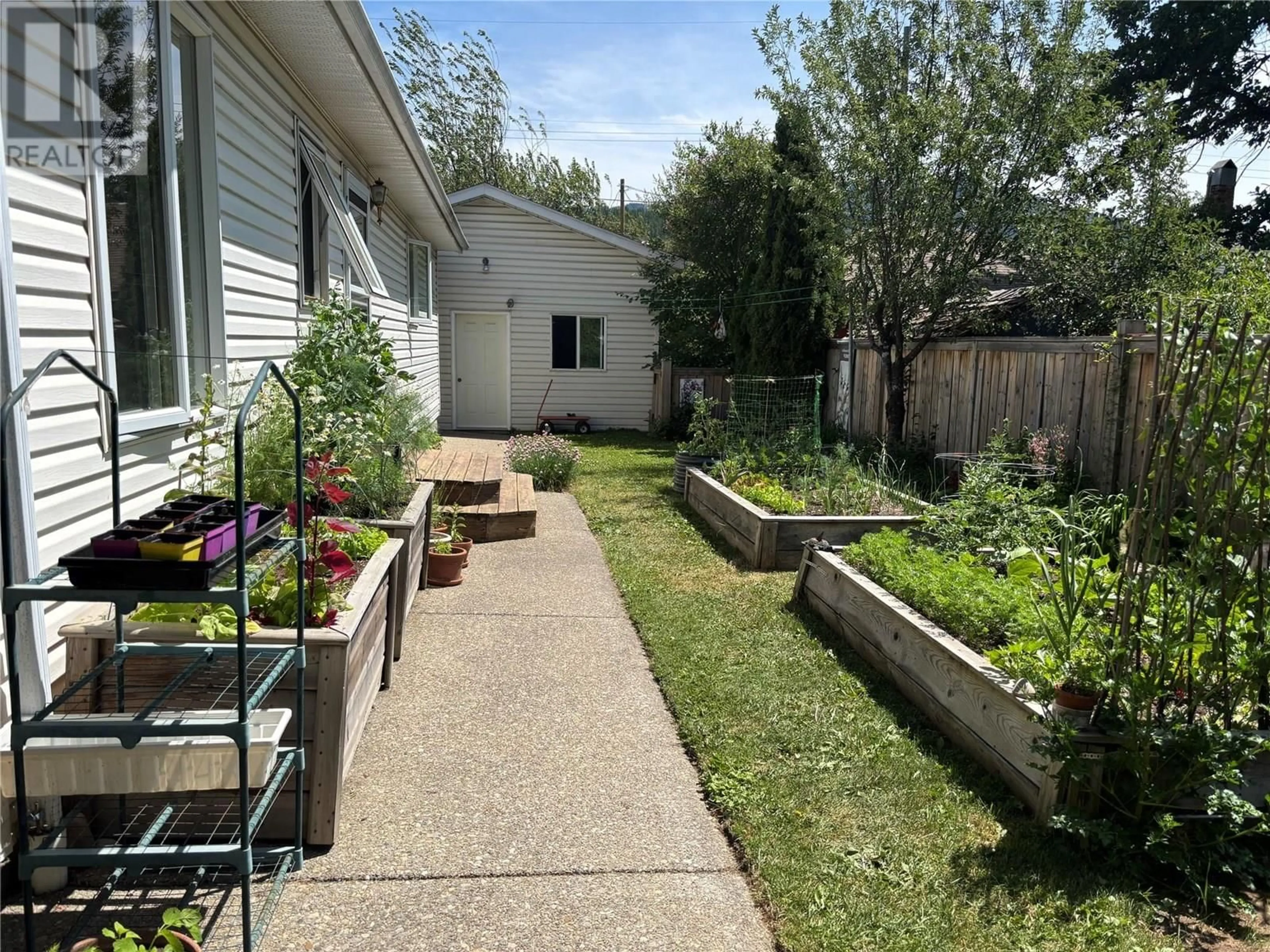 Patio, street for 1291 4TH AVENUE, Fernie British Columbia V0B1M0