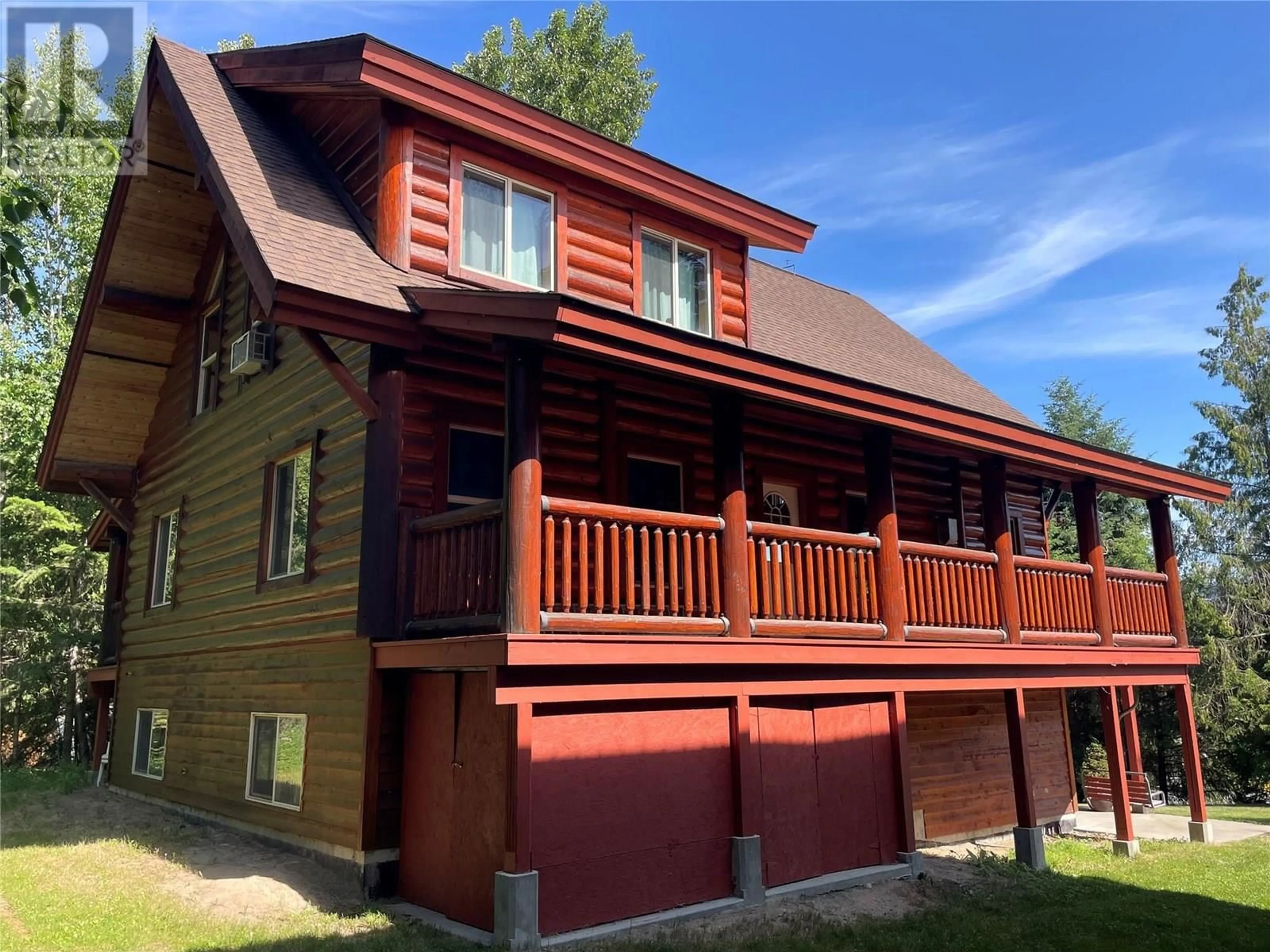 Home with vinyl exterior material, building for 147 WEST LAKE DRIVE, Christina Lake British Columbia V0H1E0