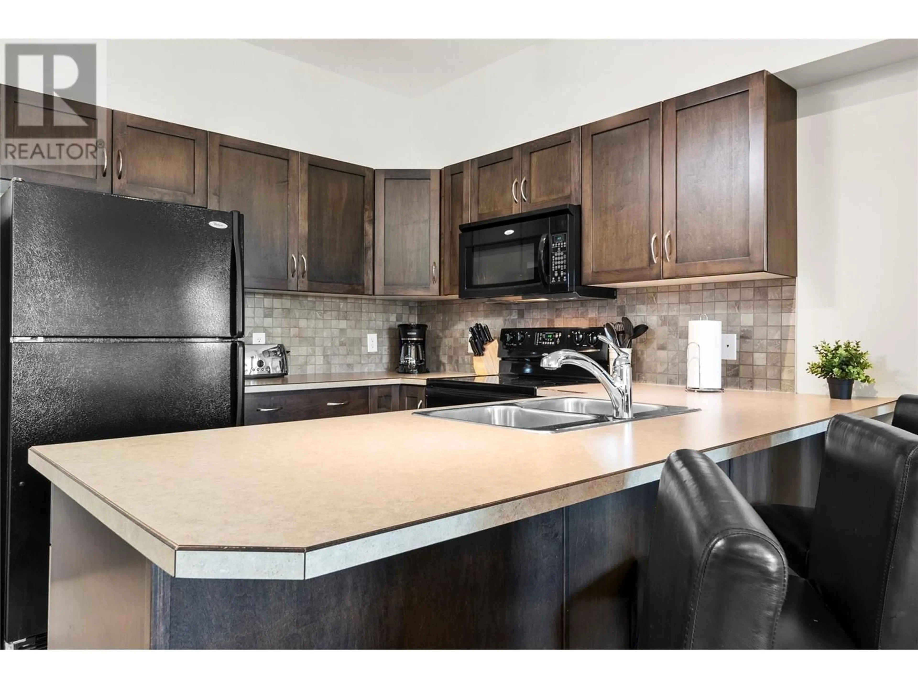 Standard kitchen, unknown for 406 - 654 COOK ROAD, Kelowna British Columbia V1W3G7