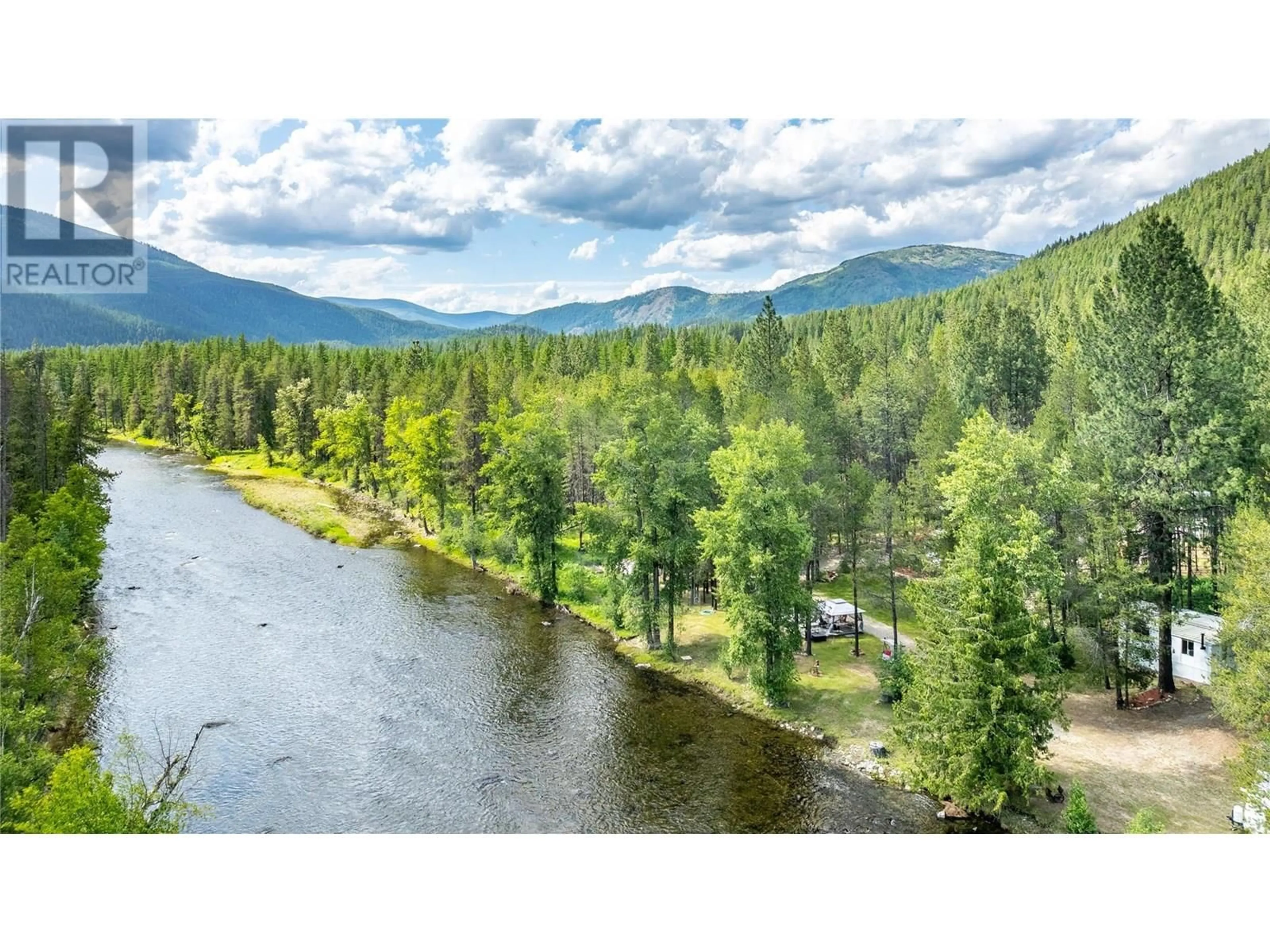 A pic from outside/outdoor area/front of a property/back of a property/a pic from drone, water/lake/river/ocean view for 6996 95 HIGHWAY, Kingsgate British Columbia V0B1V1