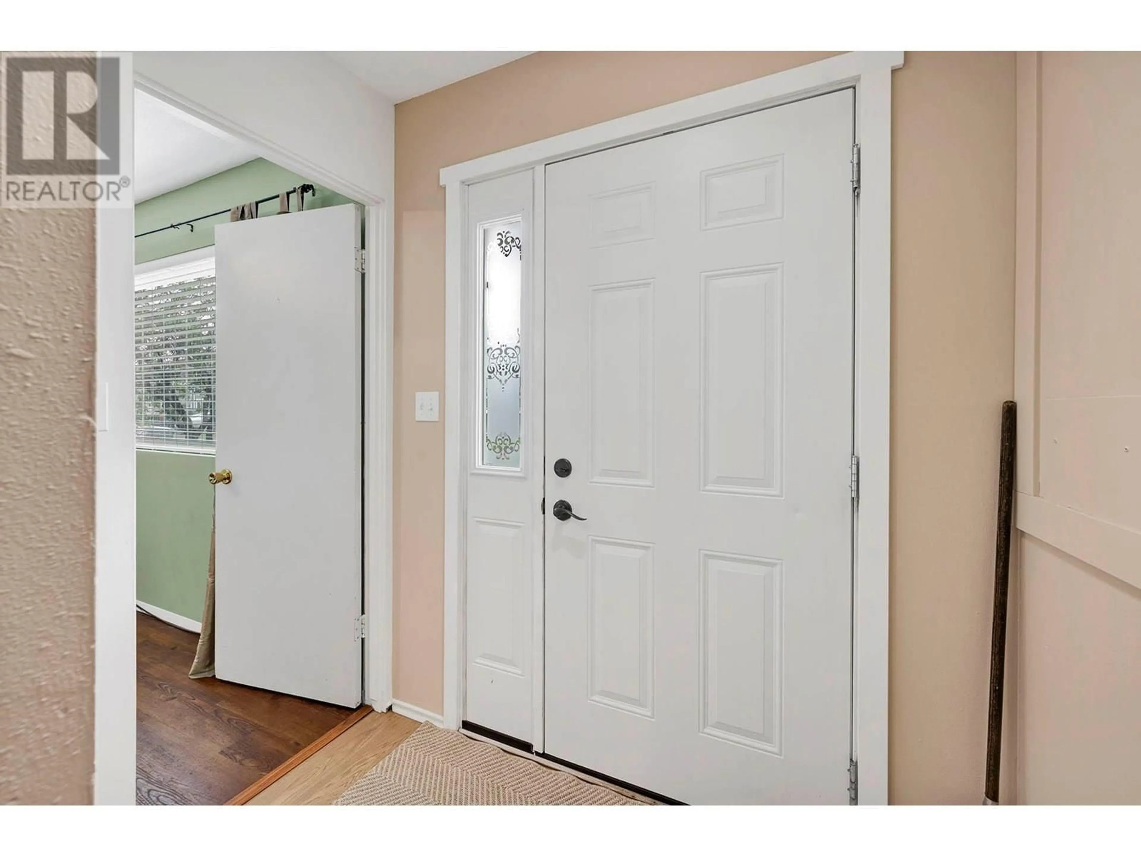 Indoor entryway for 75 - 800 VALHALLA DRIVE, Kamloops British Columbia V2B1R8