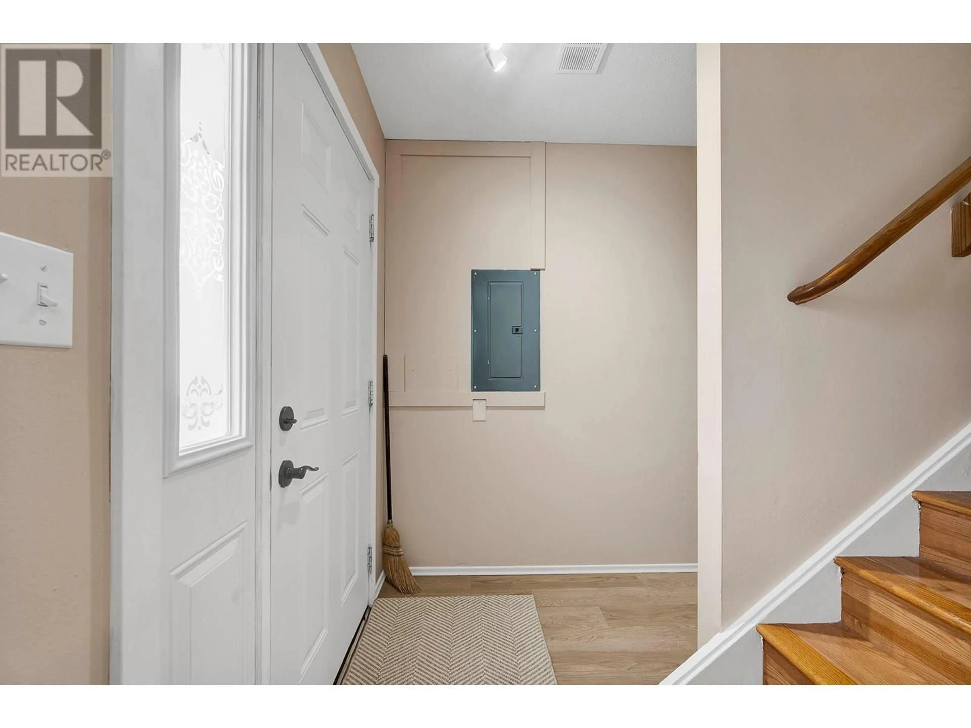 Indoor entryway for 75 - 800 VALHALLA DRIVE, Kamloops British Columbia V2B1R8