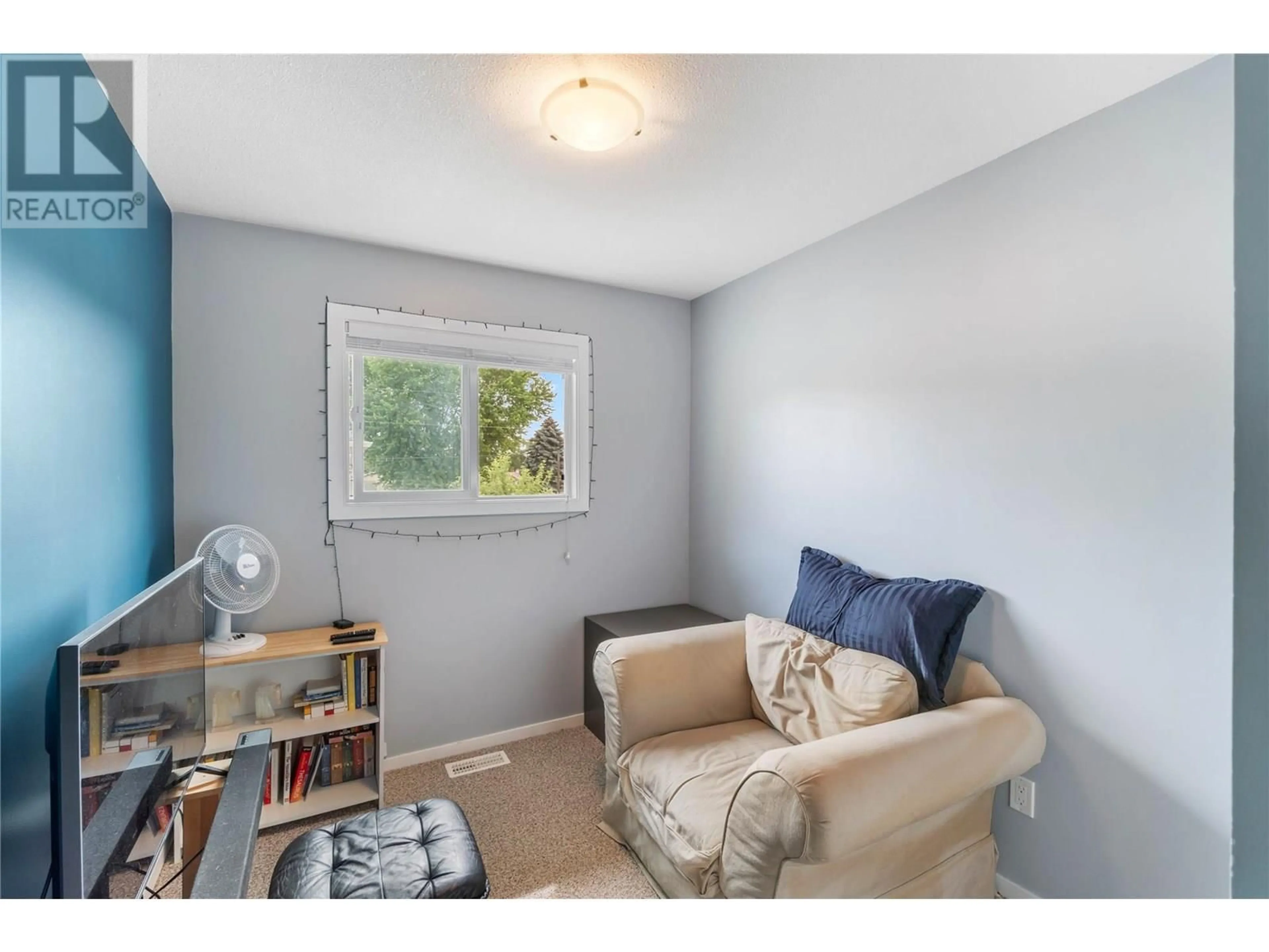 A pic of a room for 4 - 1616 HAPPYVALE AVENUE, Kamloops British Columbia V2B4H2