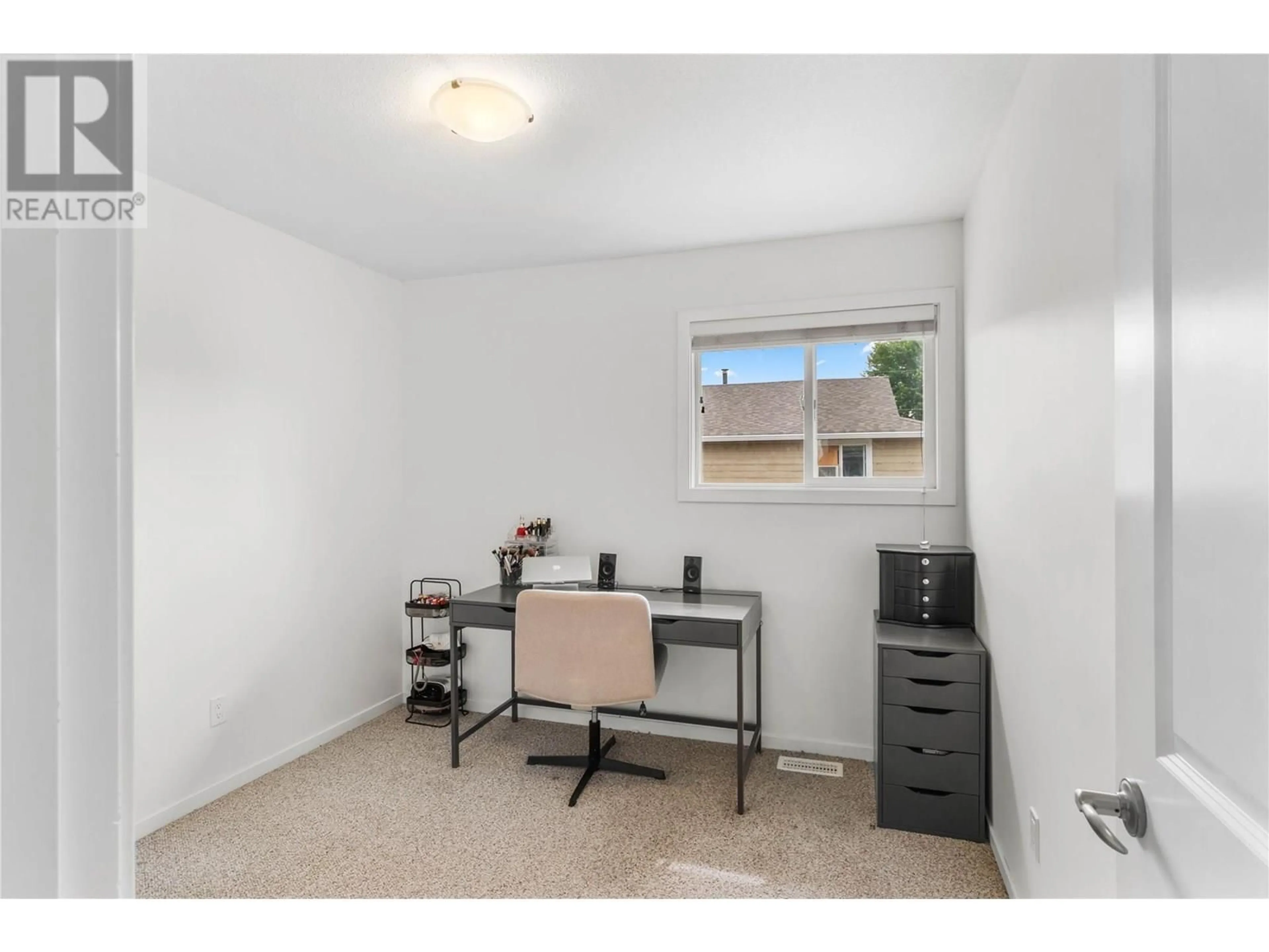A pic of a room for 4 - 1616 HAPPYVALE AVENUE, Kamloops British Columbia V2B4H2