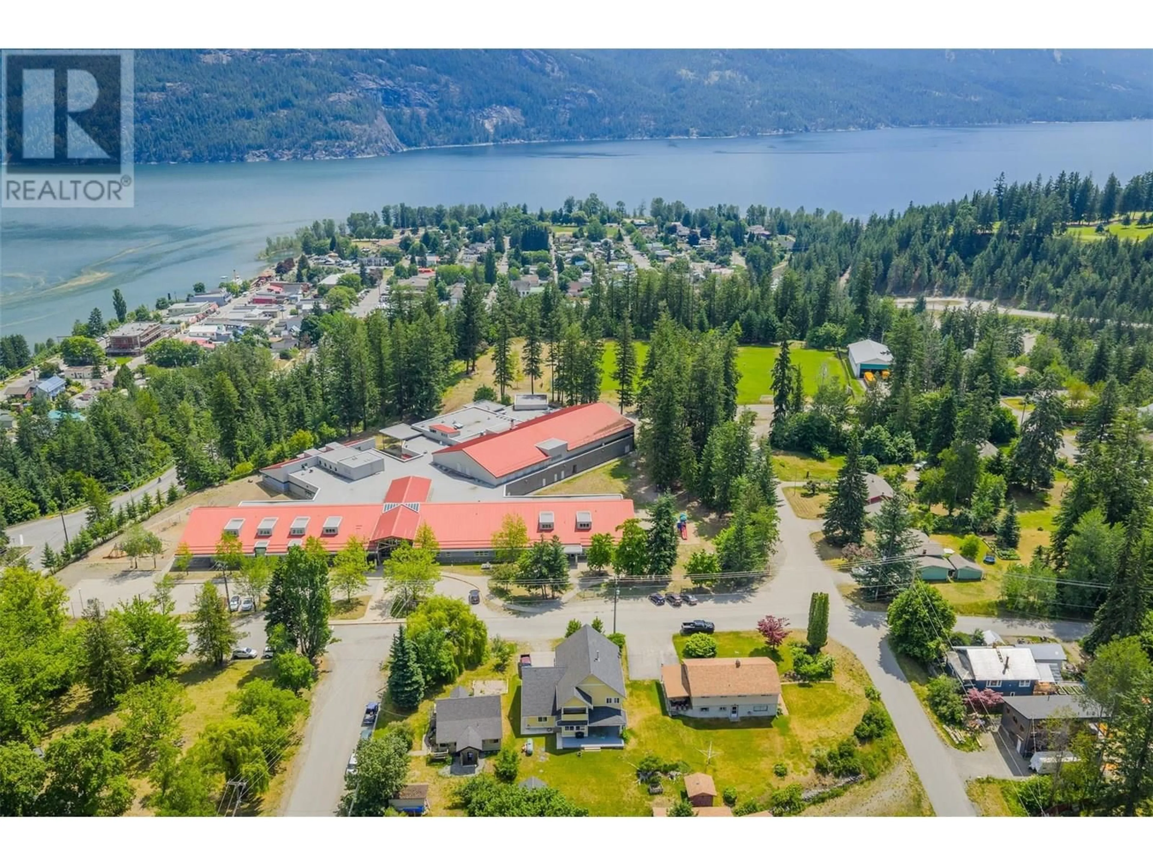 A pic from outside/outdoor area/front of a property/back of a property/a pic from drone, water/lake/river/ocean view for 509 6TH STREET, Kaslo British Columbia V0G1M0