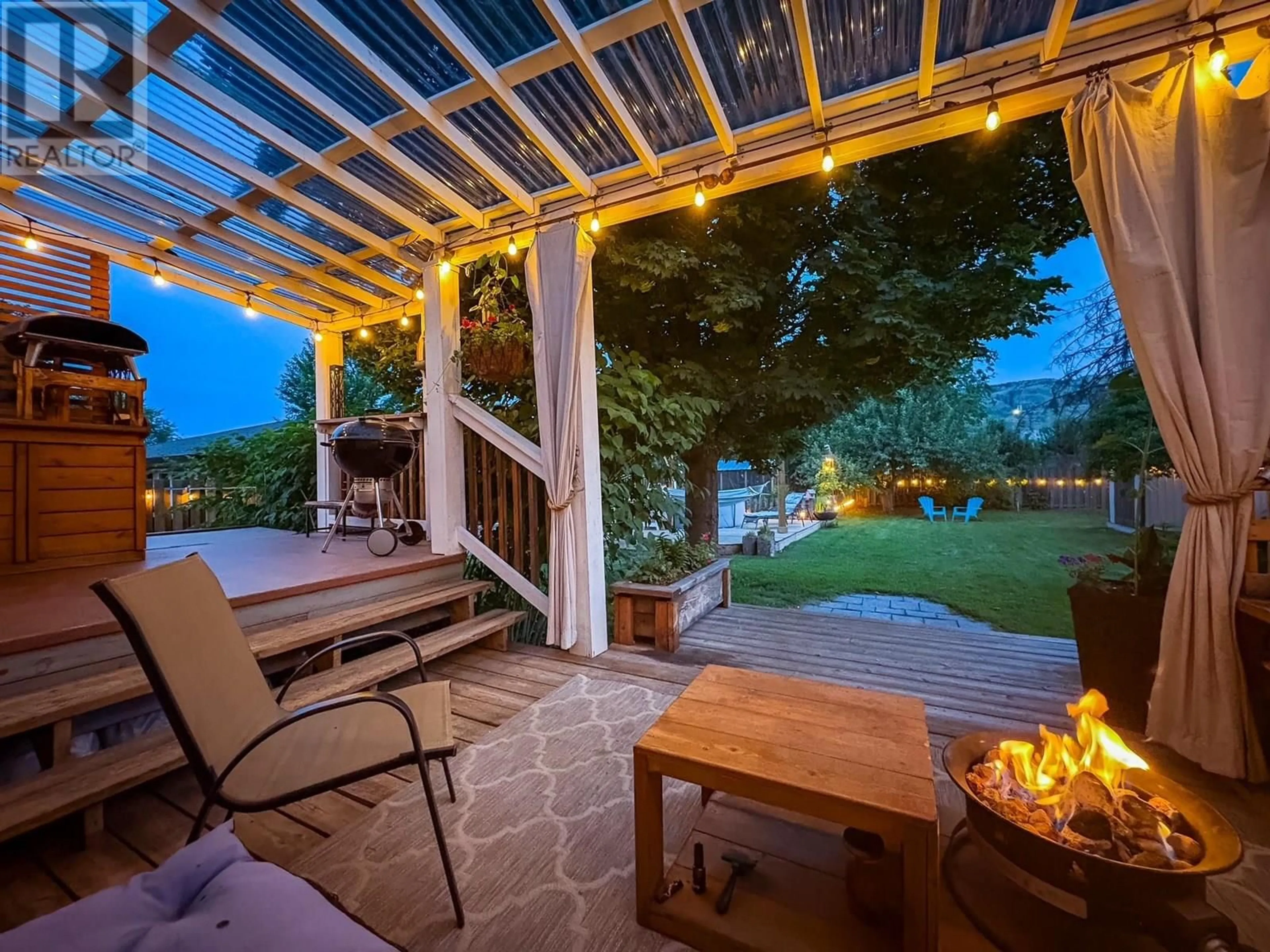 Patio, street for 2475 GLENVIEW AVENUE, Kamloops British Columbia V2B4L5