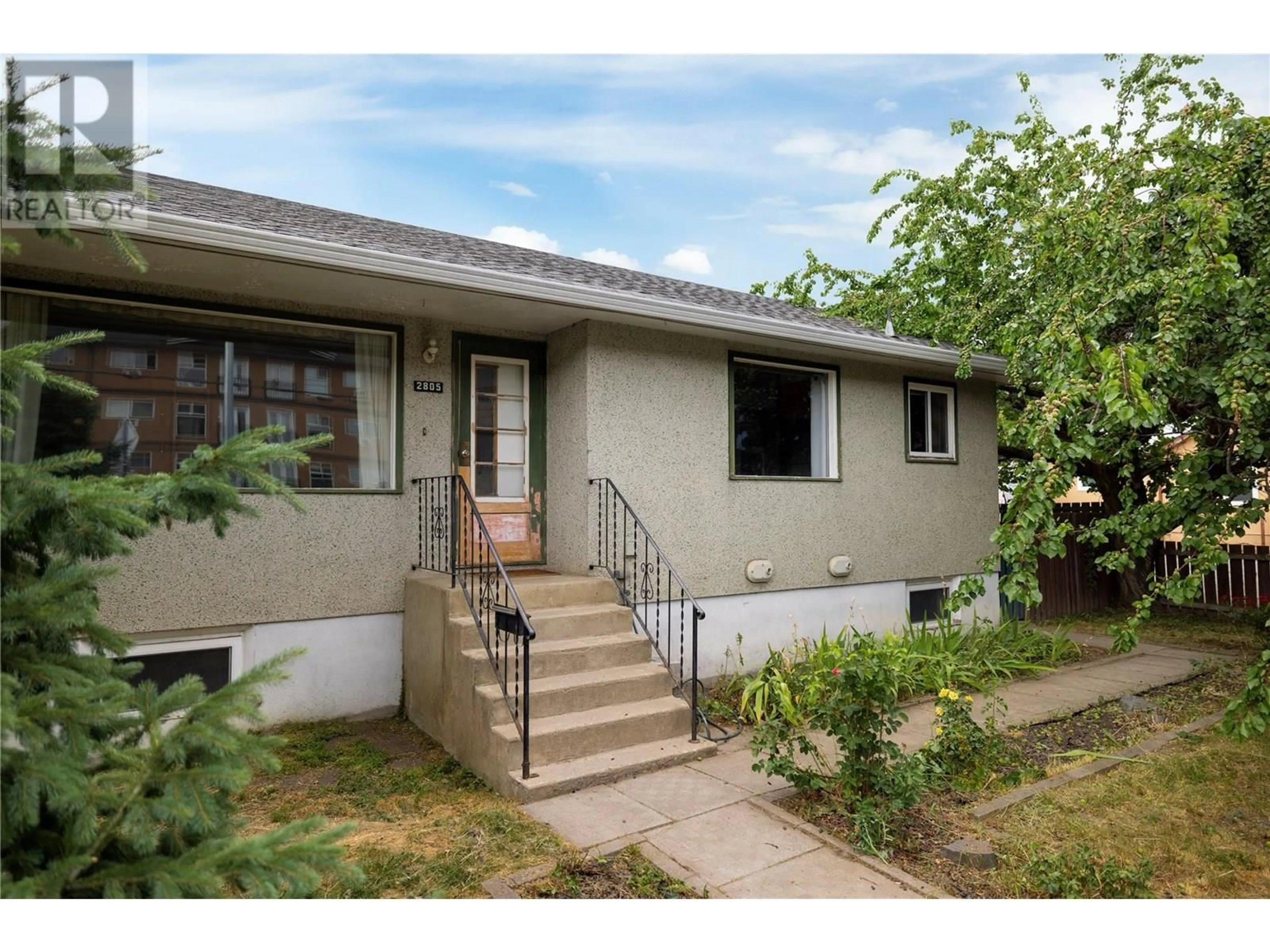 Home with vinyl exterior material, street for 2805 39 AVENUE, Vernon British Columbia V1T3C2