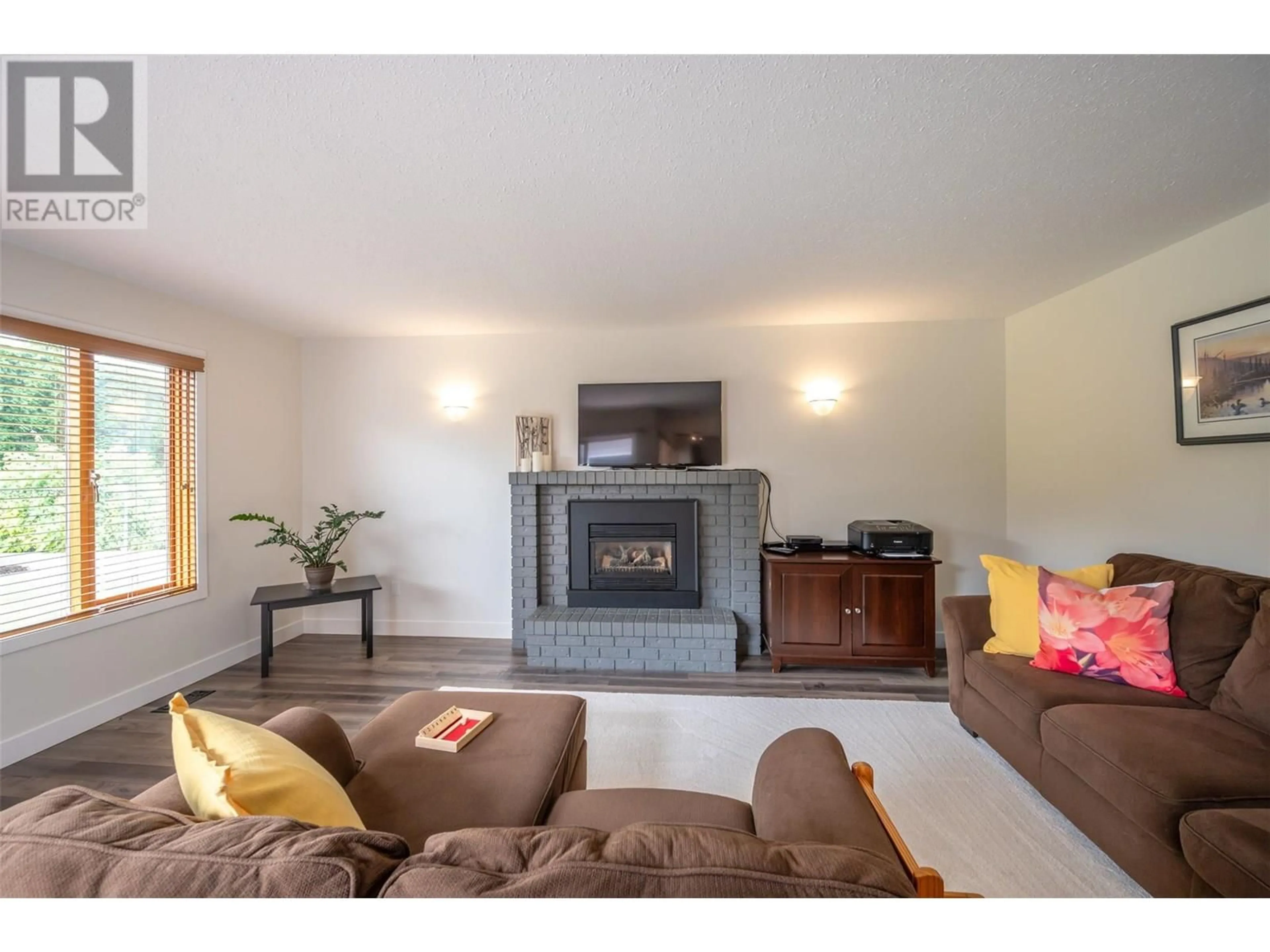 Living room with furniture, unknown for 171 ACACIA CRESCENT, Penticton British Columbia V2A8B8