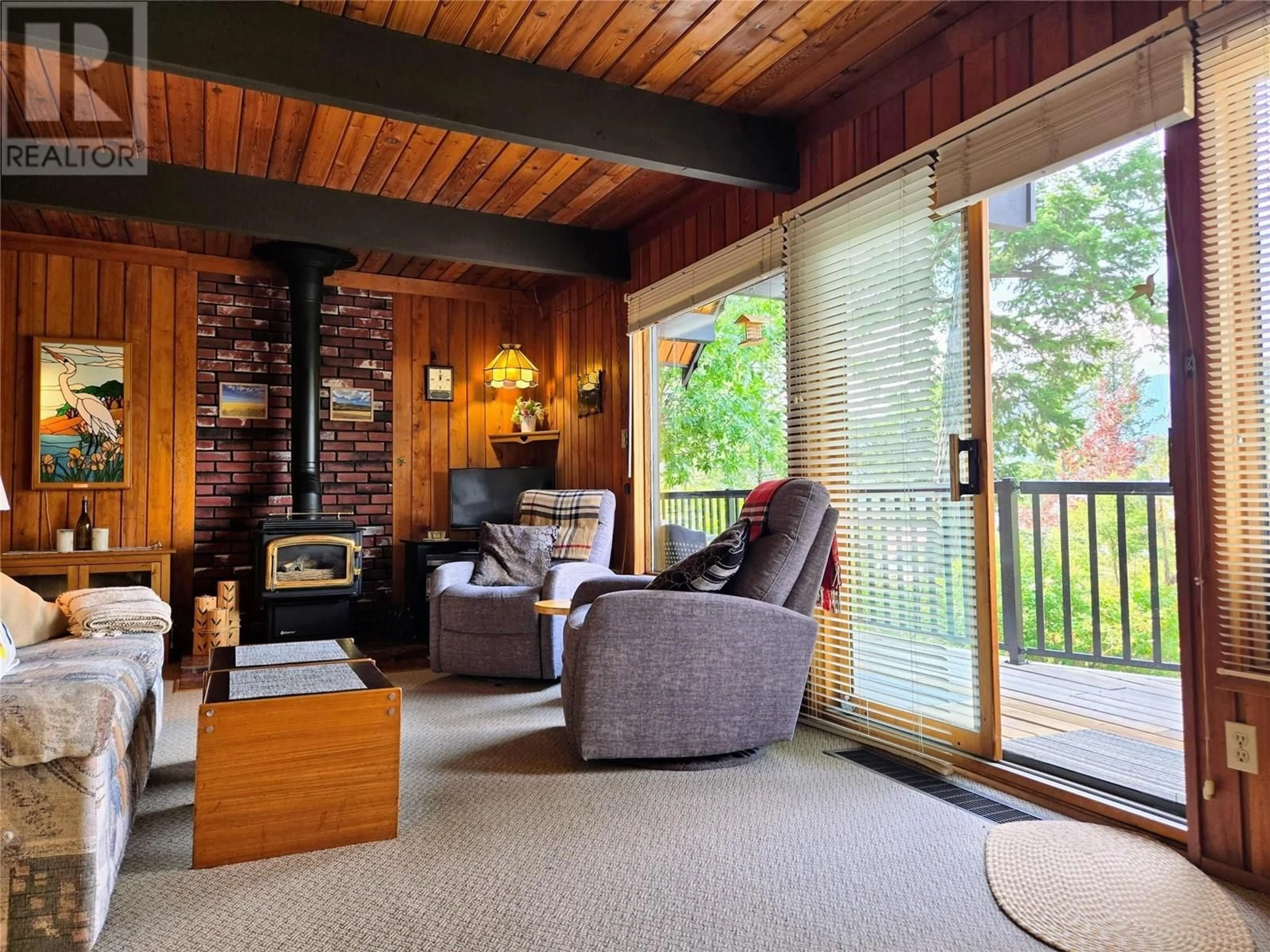 Living room with furniture, unknown for 782 LAKEVIEW ROAD, Invermere British Columbia V0A1K3