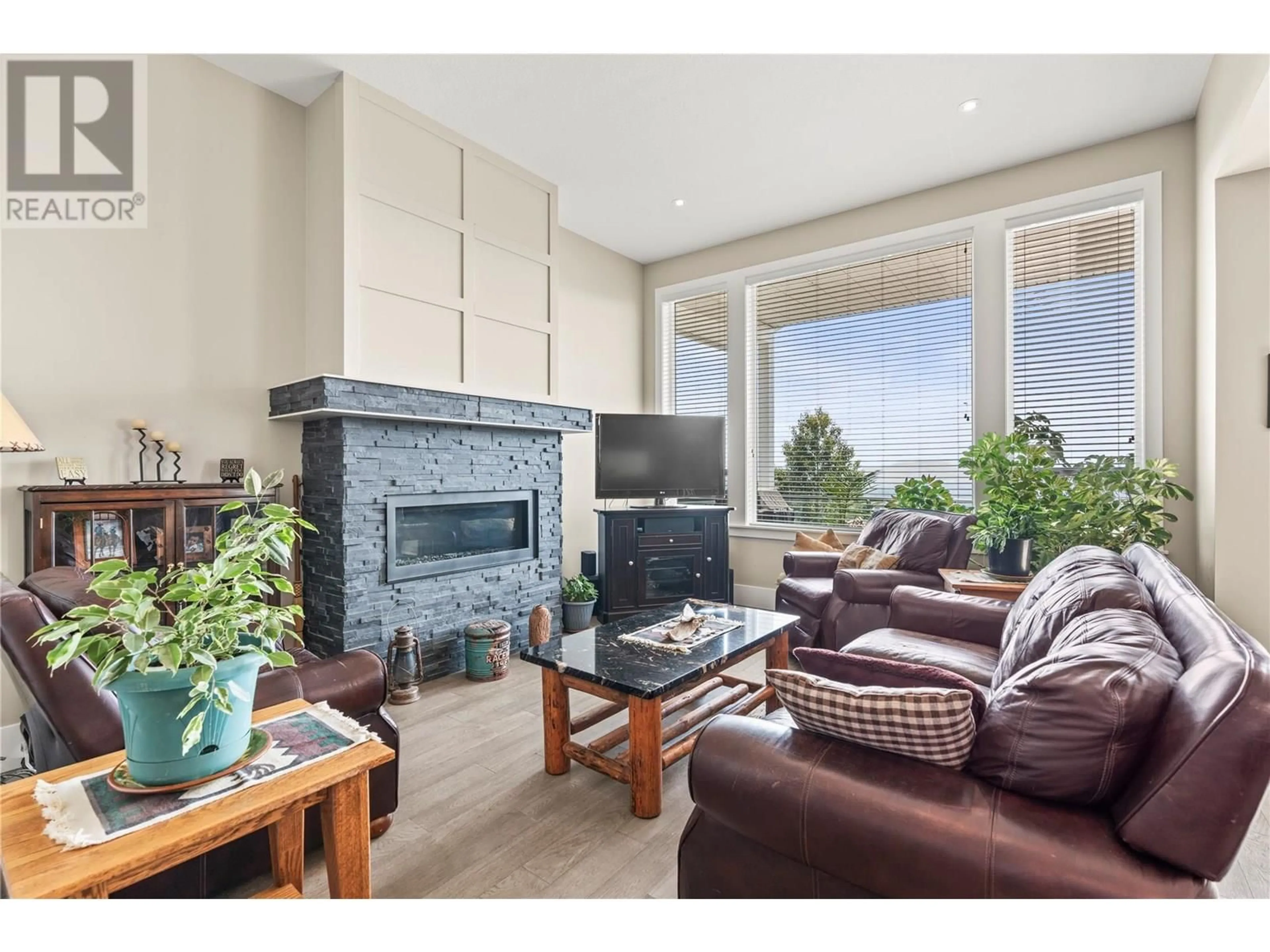 Living room with furniture, unknown for 6536 BLACKCOMB PLACE, Vernon British Columbia V1B4E1