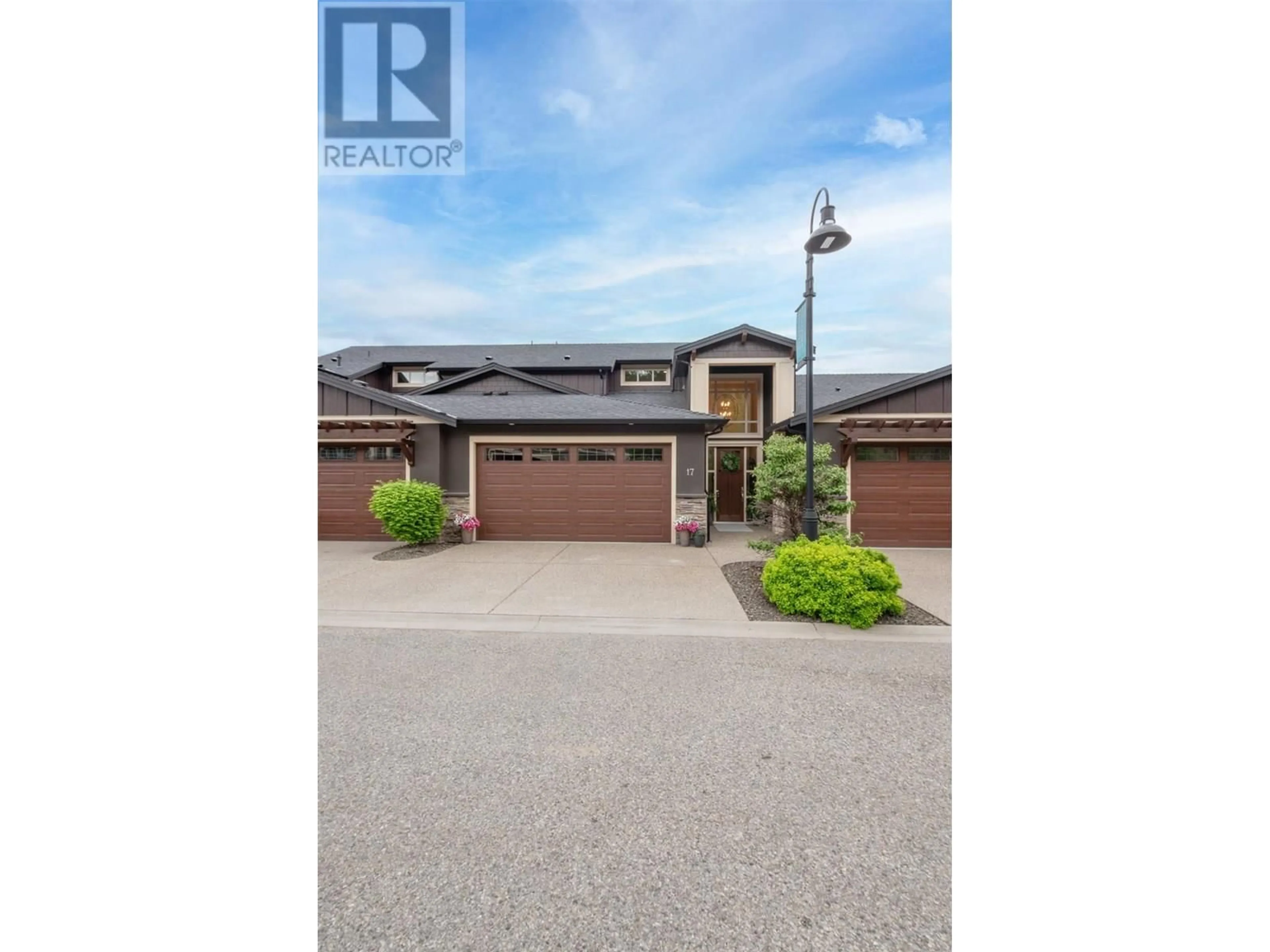 Indoor garage for 17 - 1870 ROSEALEE LANE, West Kelowna British Columbia V1Z4E2