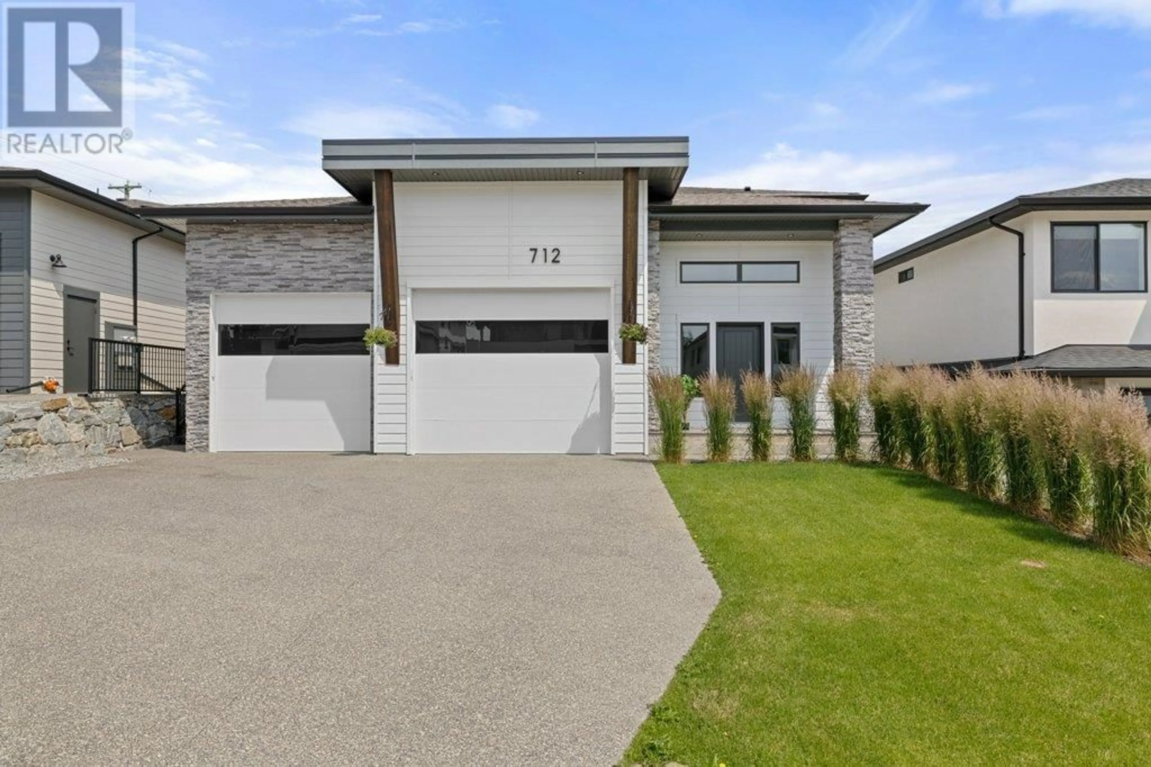 Home with brick exterior material, street for 712 LAKE COURT, West Kelowna British Columbia V1Z0A3