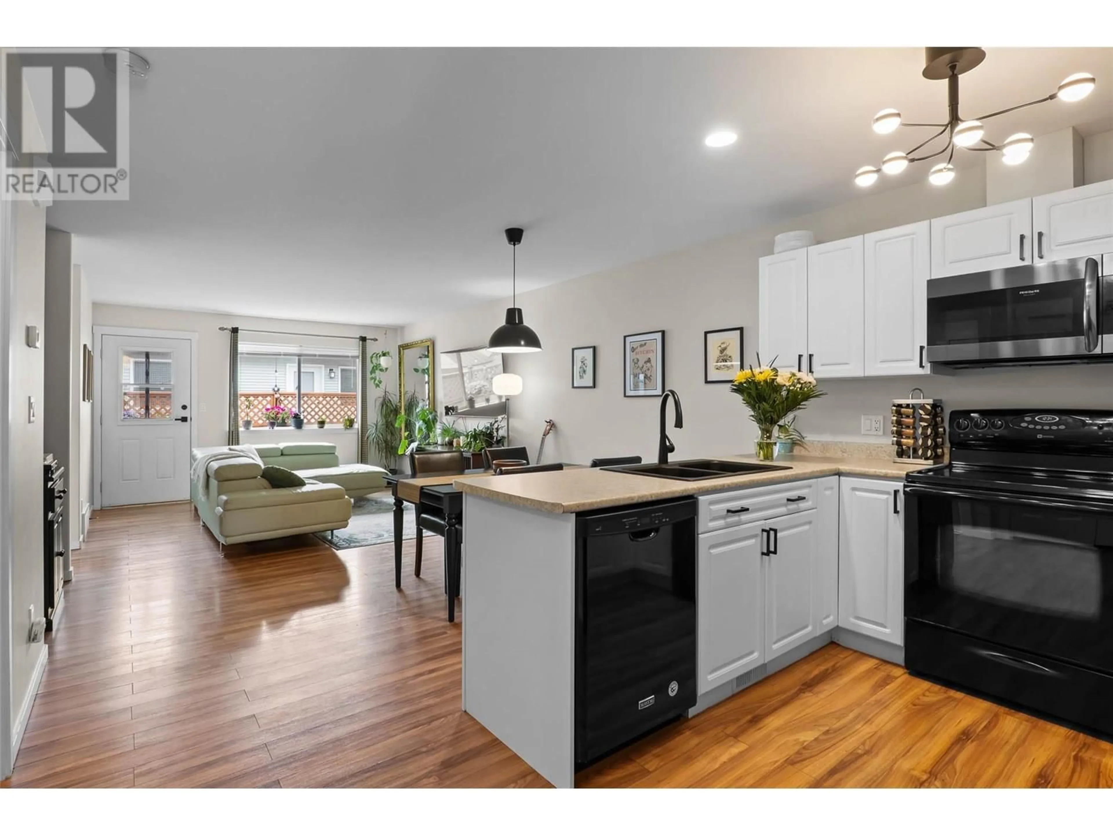 Open concept kitchen, unknown for 27 - 5200 DALLAS DRIVE, Kamloops British Columbia V2C6Y8
