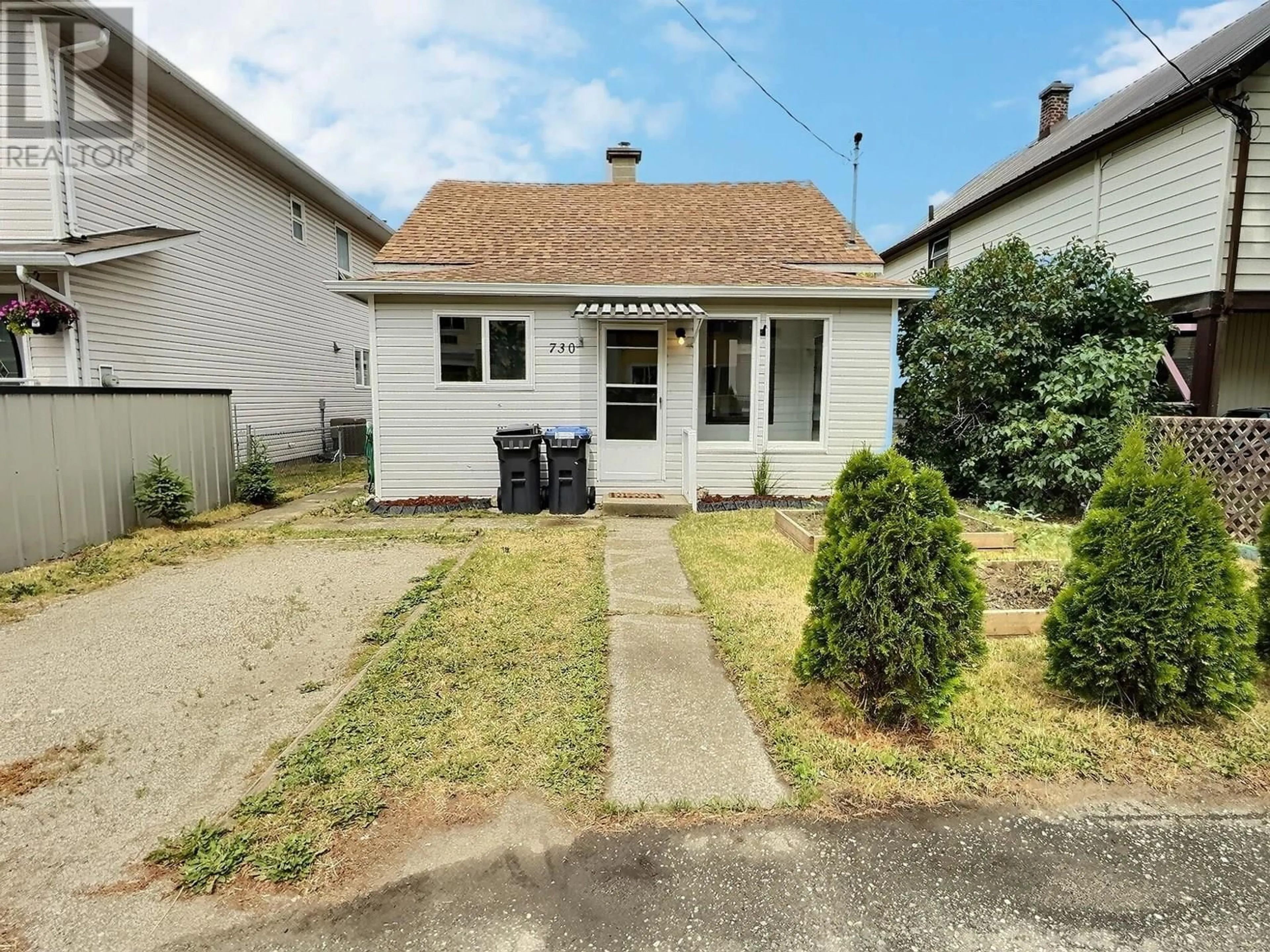 A pic from outside/outdoor area/front of a property/back of a property/a pic from drone, street for 730 OKANAGAN AVENUE, Chase British Columbia V0E1M0