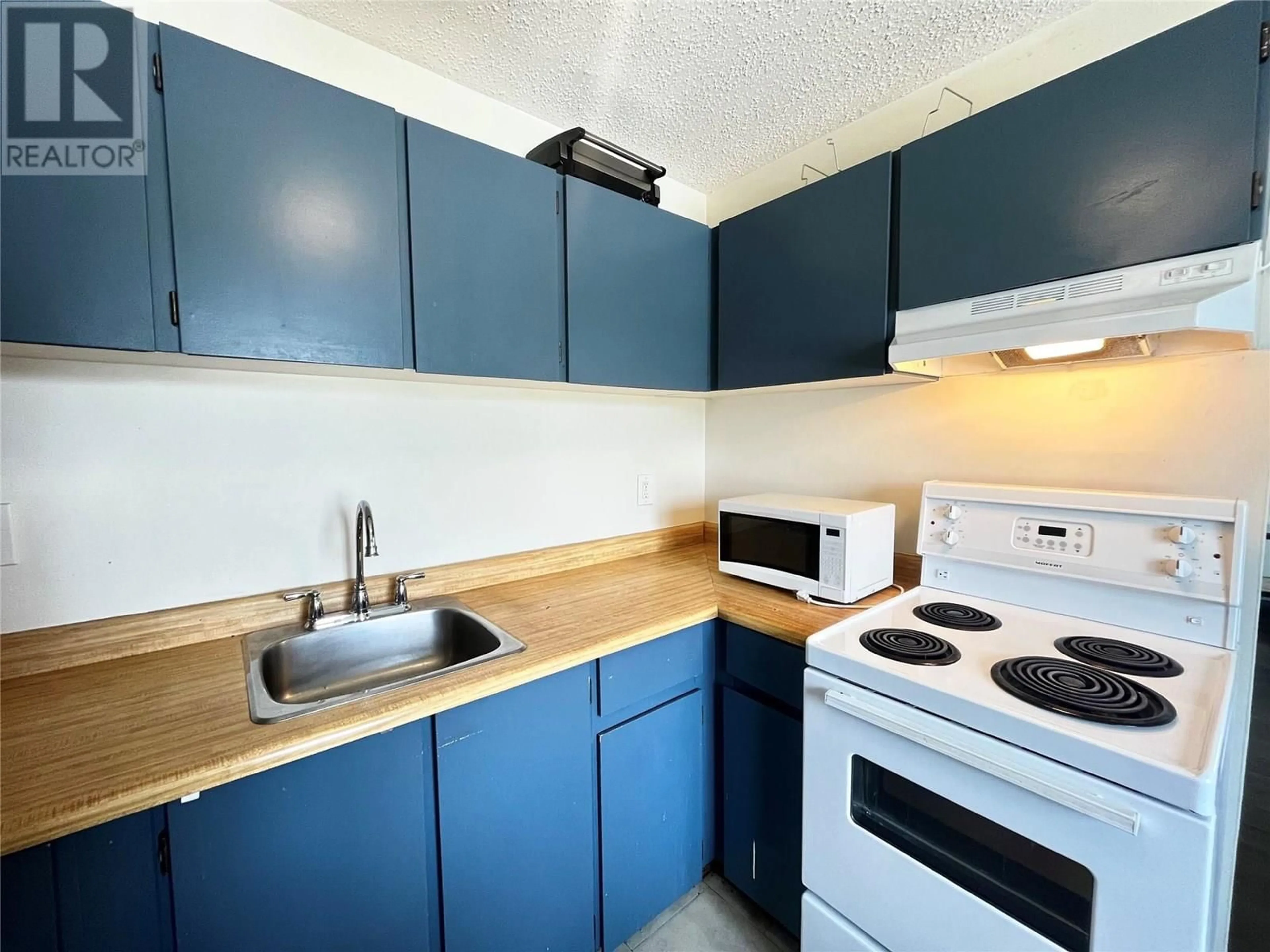 Standard kitchen, unknown for 27 - 717 21ST AVENUE NORTH, Cranbrook British Columbia V1C5T9