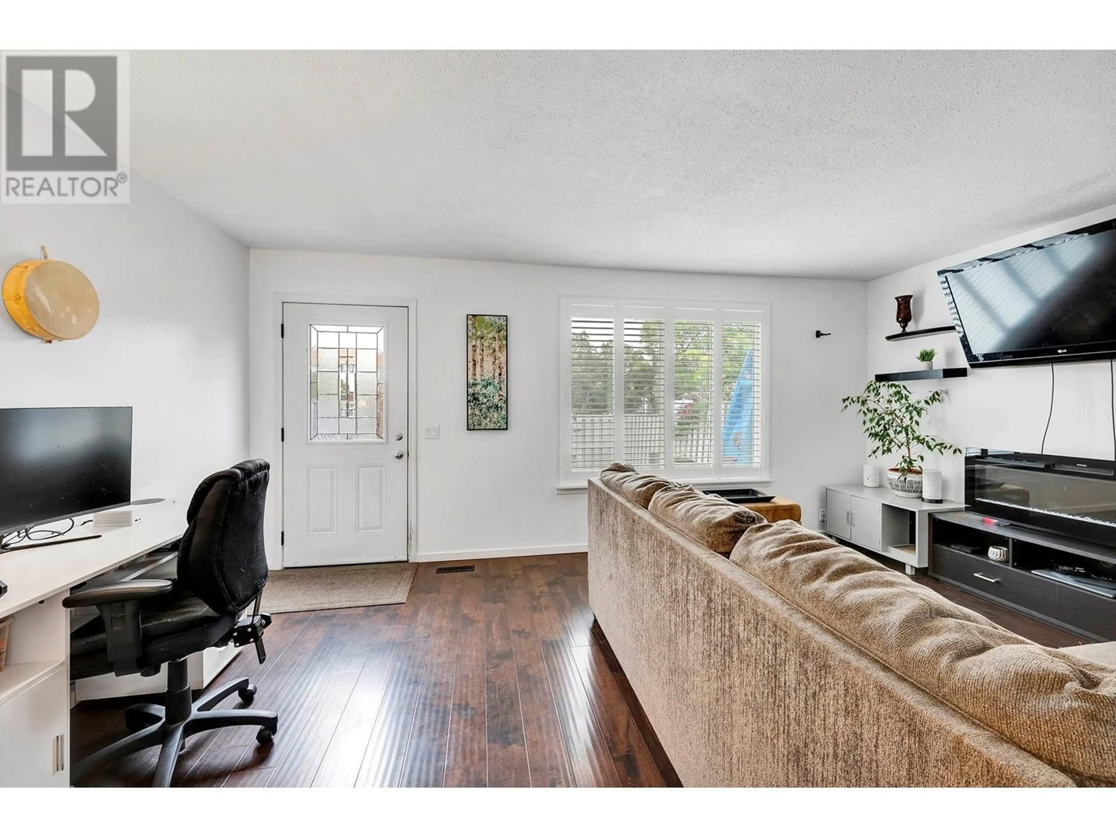 Living room with furniture, unknown for 52 - 2568 SANDPIPER DRIVE, Kamloops British Columbia V2B6X1