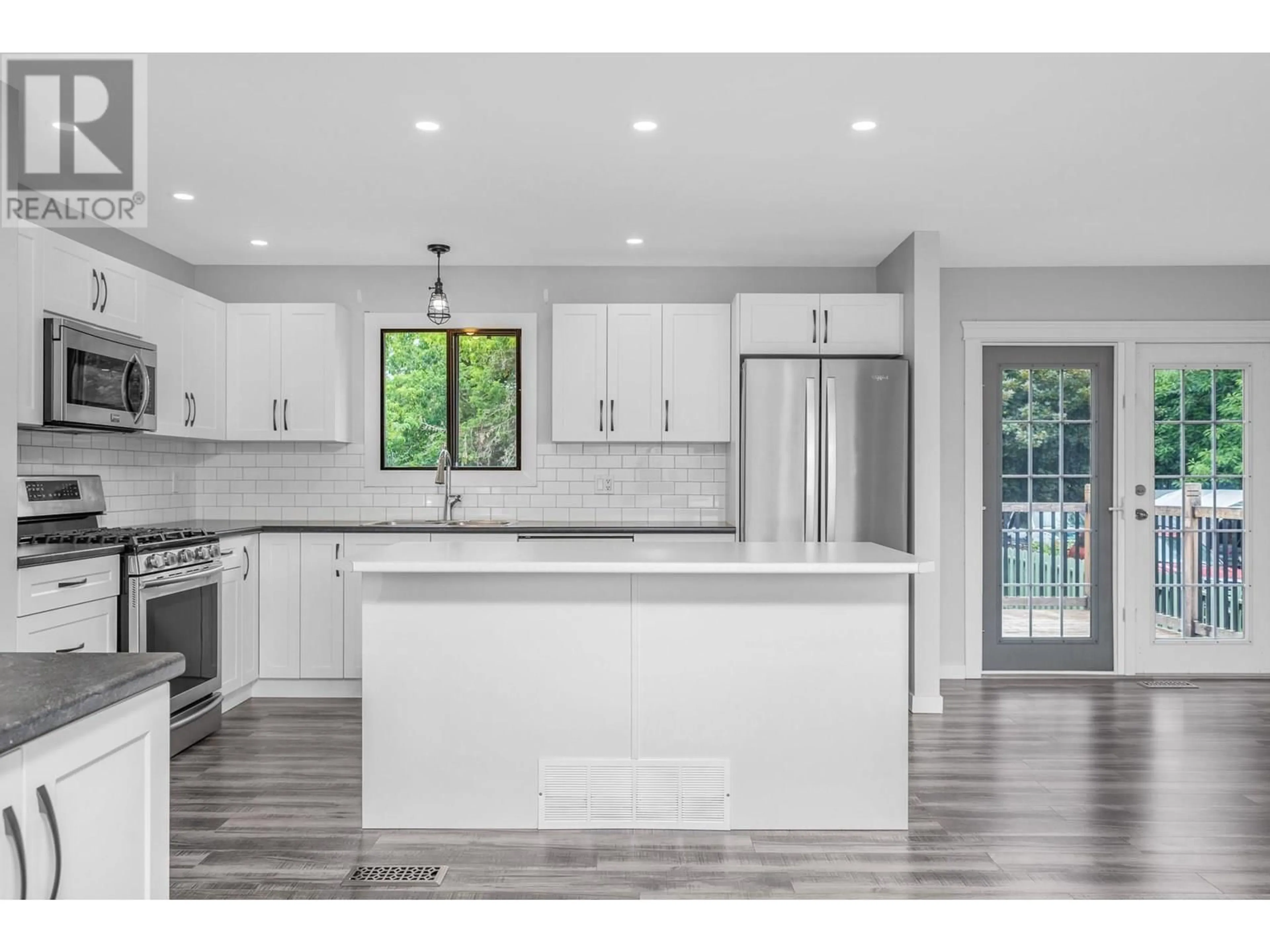 Open concept kitchen, unknown for 1301 43 AVENUE, Vernon British Columbia V1T8J9