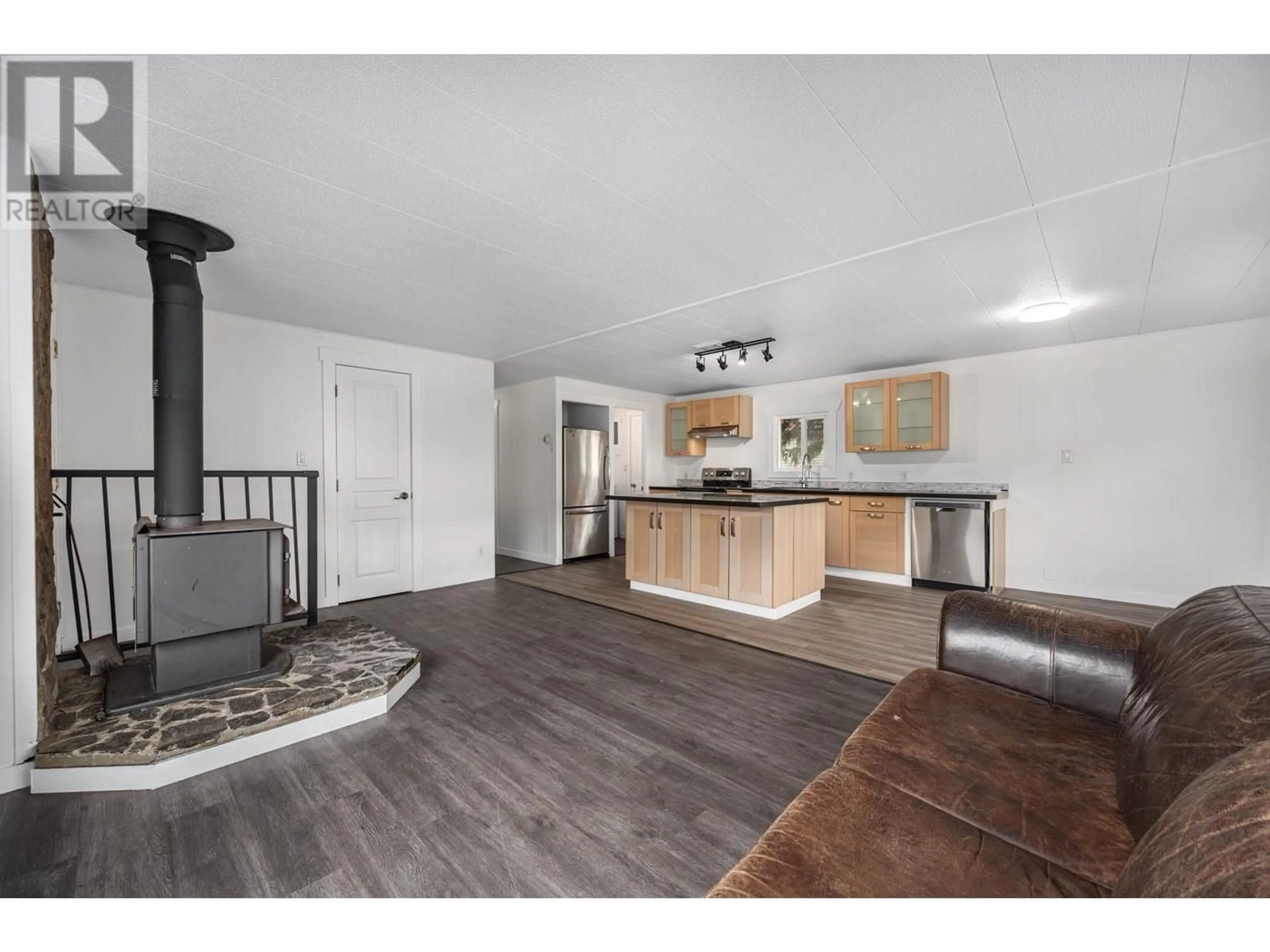 Open concept kitchen, unknown for 855 ORCHARD DRIVE, Lillooet British Columbia V0K1V0