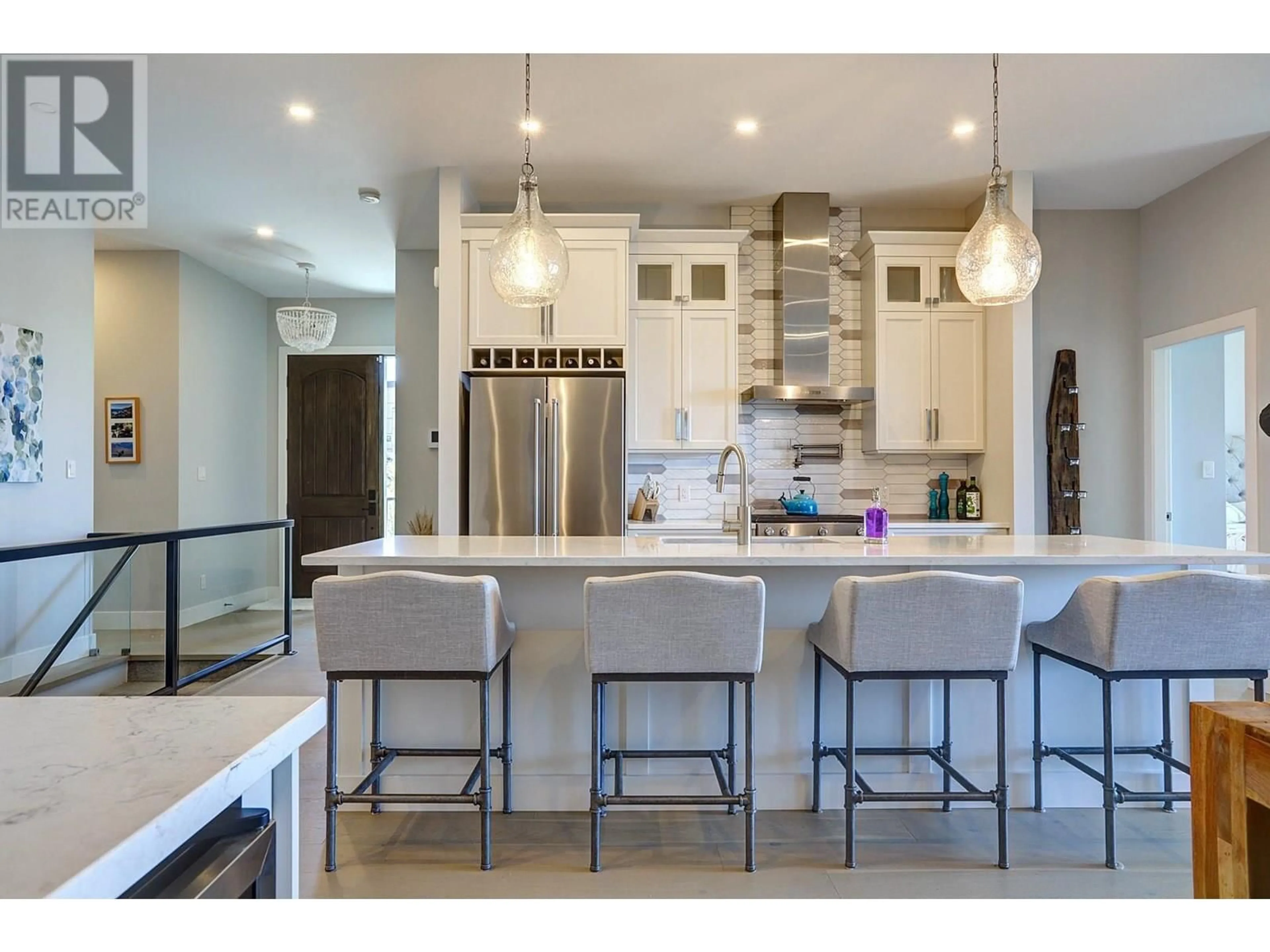 Open concept kitchen, ceramic/tile floor for 2 - 7716 OKANAGAN HILLS BOULEVARD, Vernon British Columbia V1H1Z9