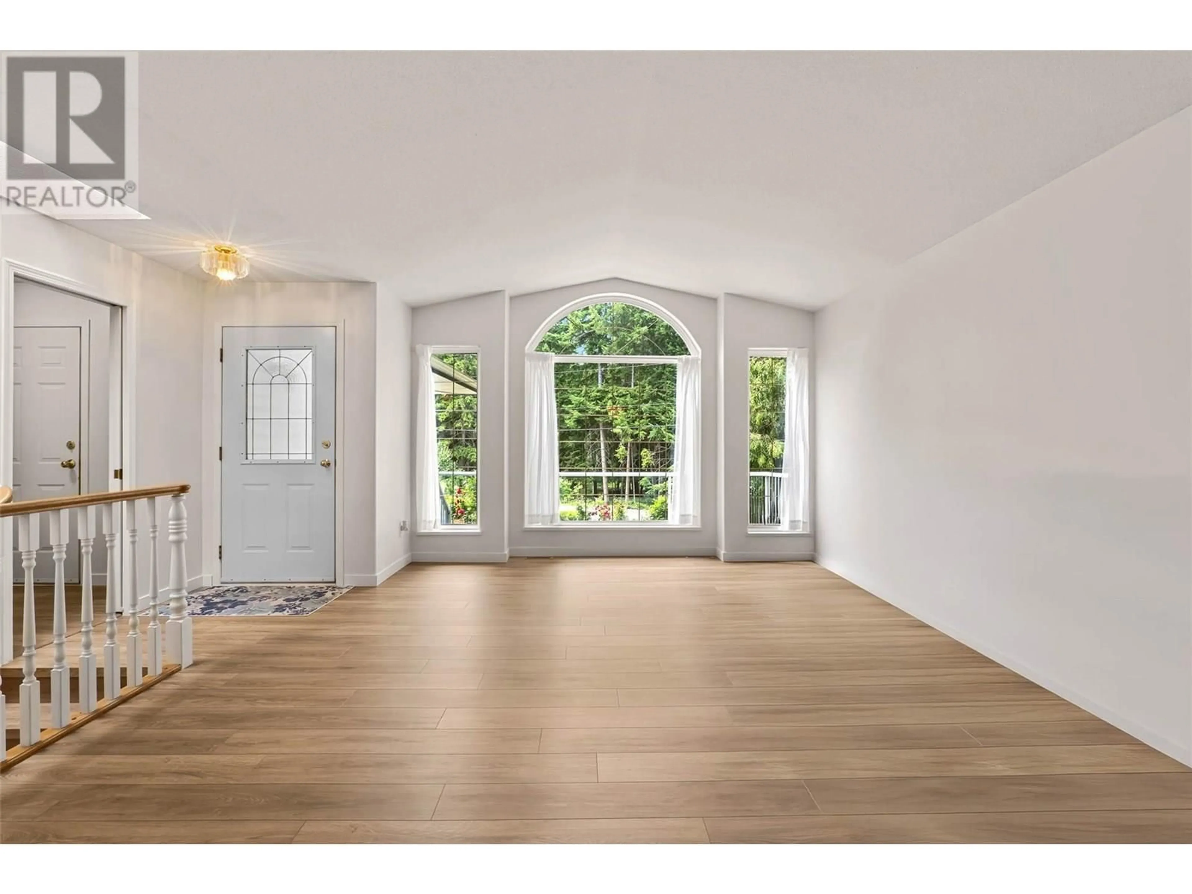 Indoor entryway for 2610 CENTENNIAL DRIVE, Blind Bay British Columbia V0E1H0