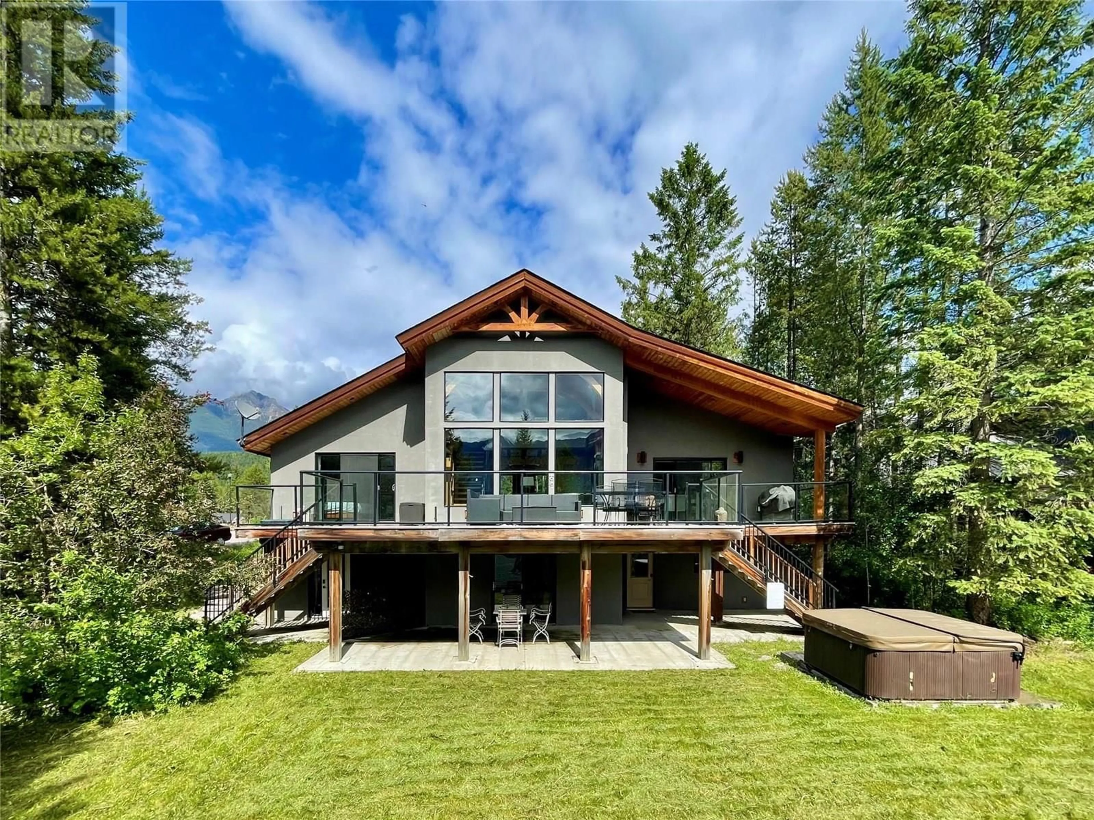 Home with vinyl exterior material, mountain view for 1529 QUARTZ CRESCENT, Golden British Columbia V0A1H1