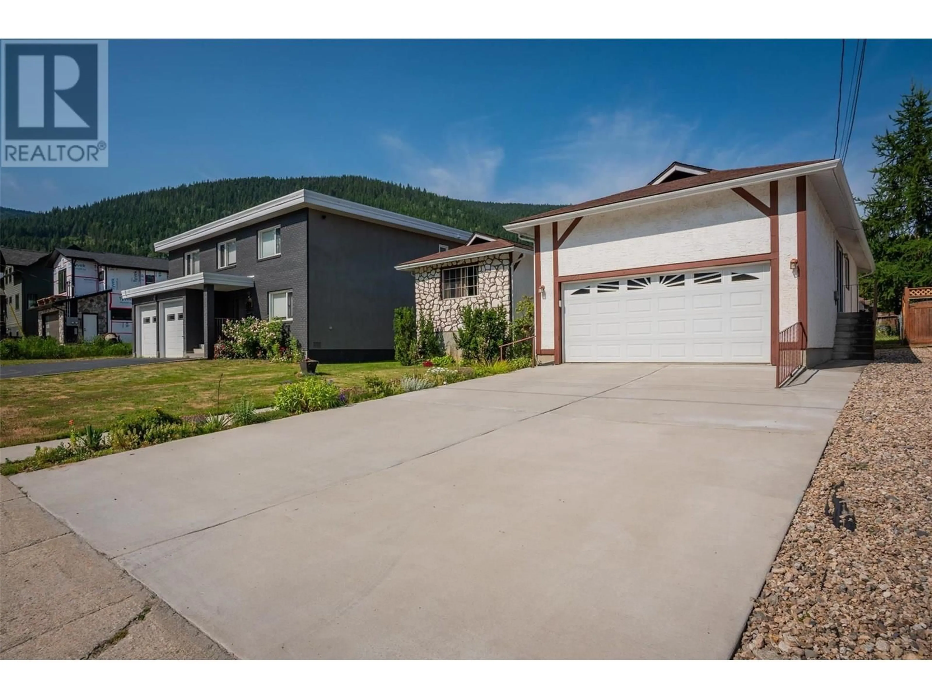 Home with vinyl exterior material, unknown for 1820 SILVER KING ROAD, Nelson British Columbia V1L1C7