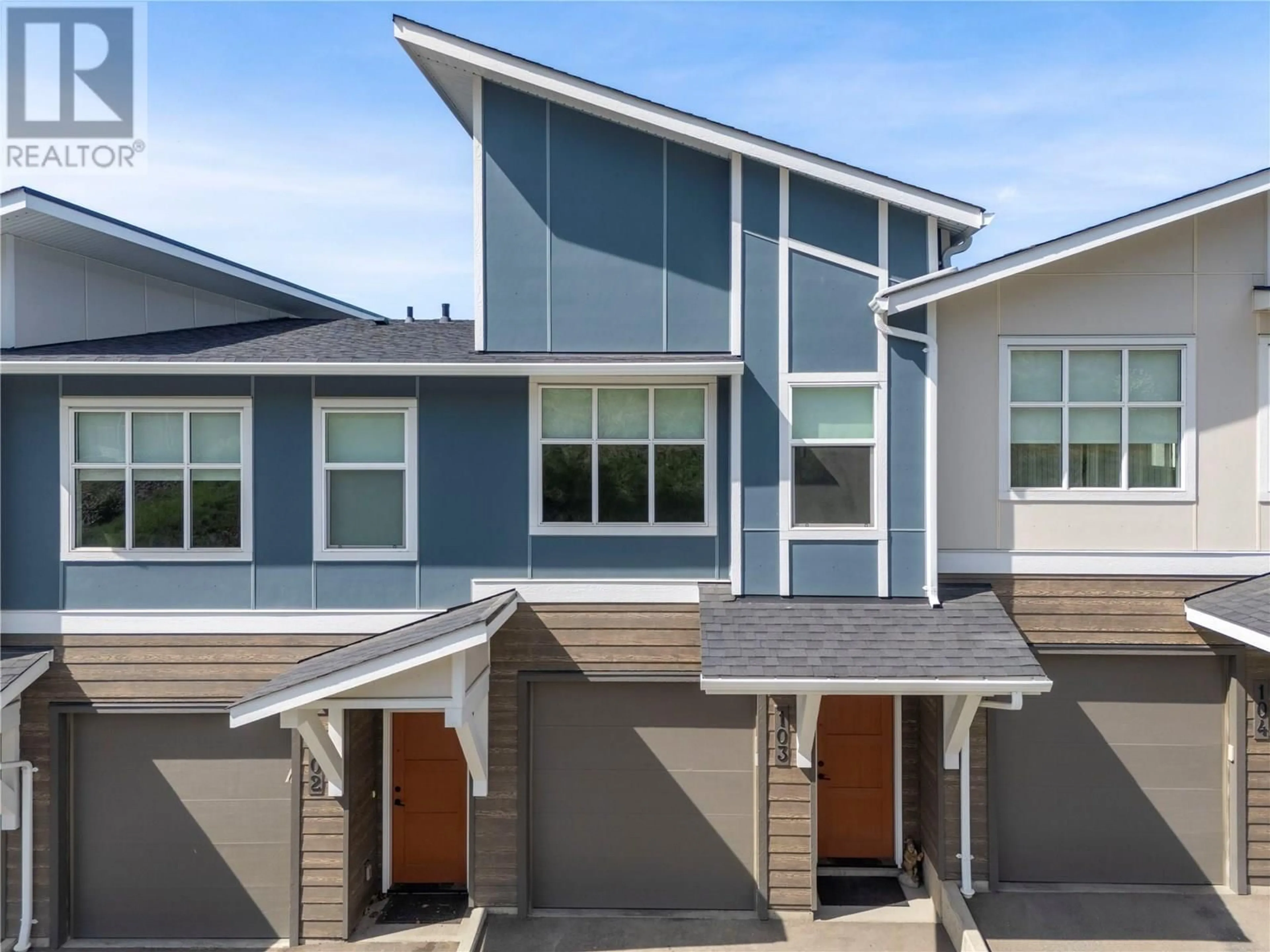 Home with vinyl exterior material, street for 103 - 1701 FOXTAIL DRIVE, Kamloops British Columbia V1S0E9
