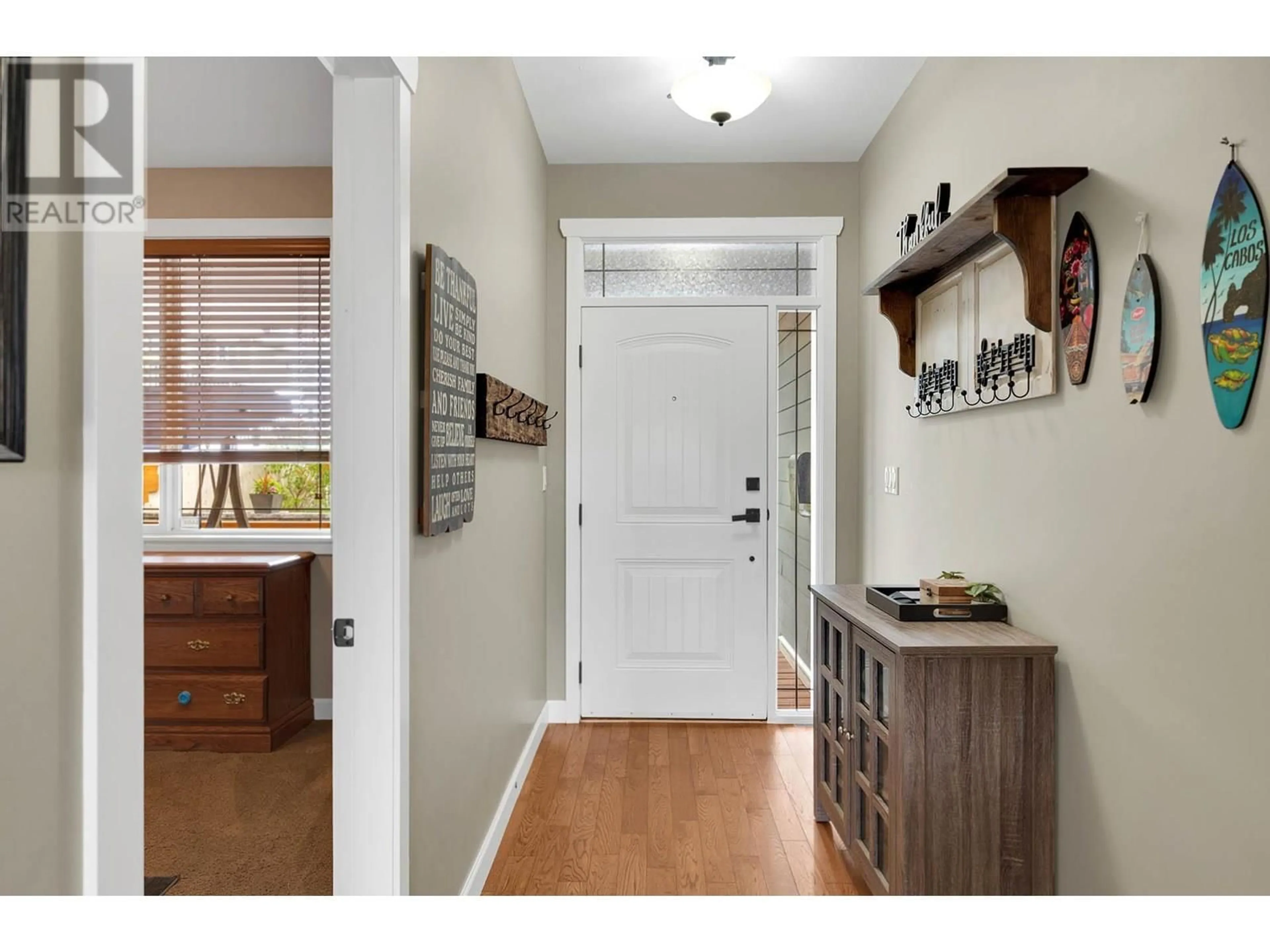 Indoor entryway for 662 MONARCH DRIVE, Kamloops British Columbia V2E0B1