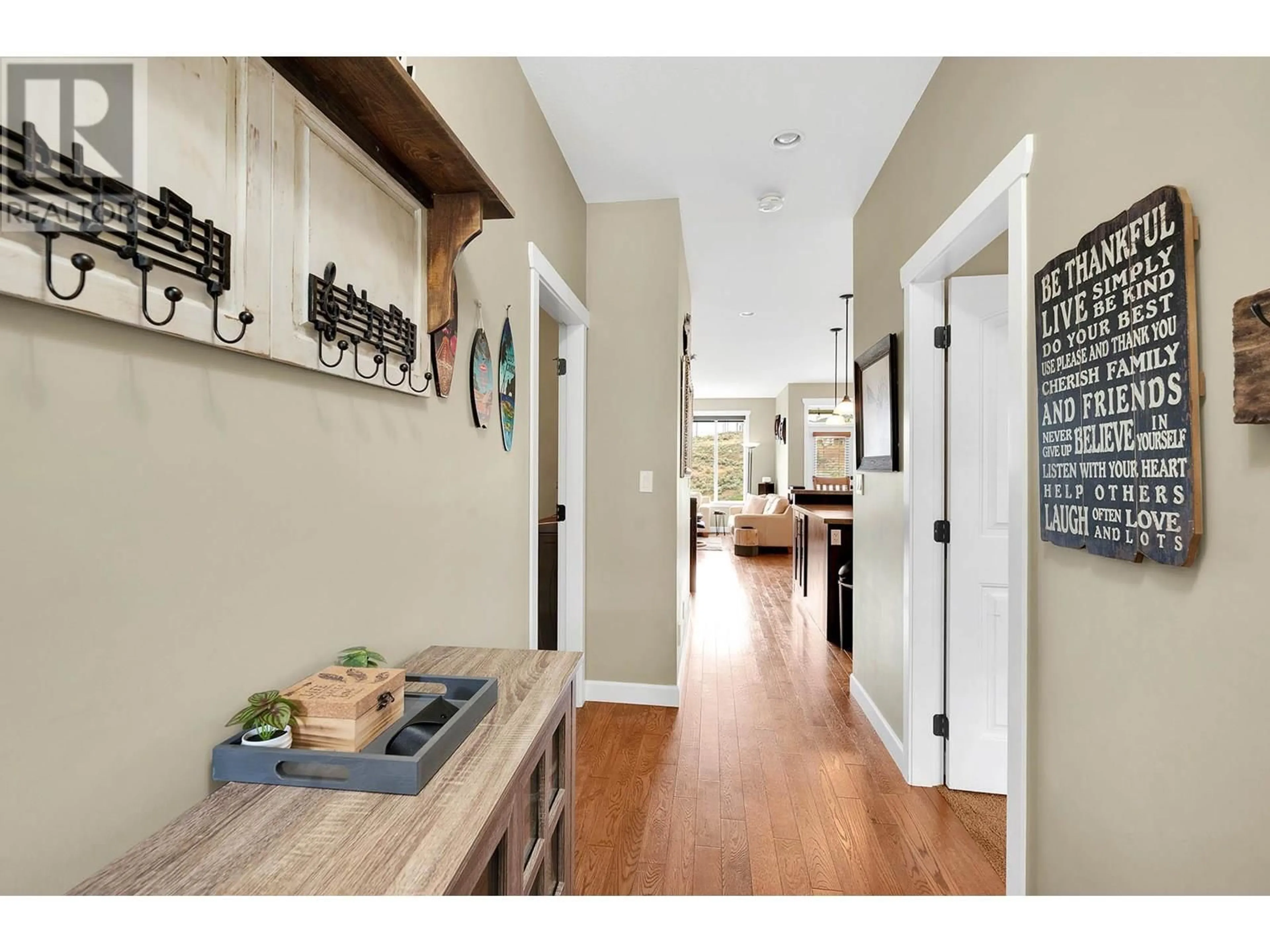 Indoor entryway for 662 MONARCH DRIVE, Kamloops British Columbia V2E0B1