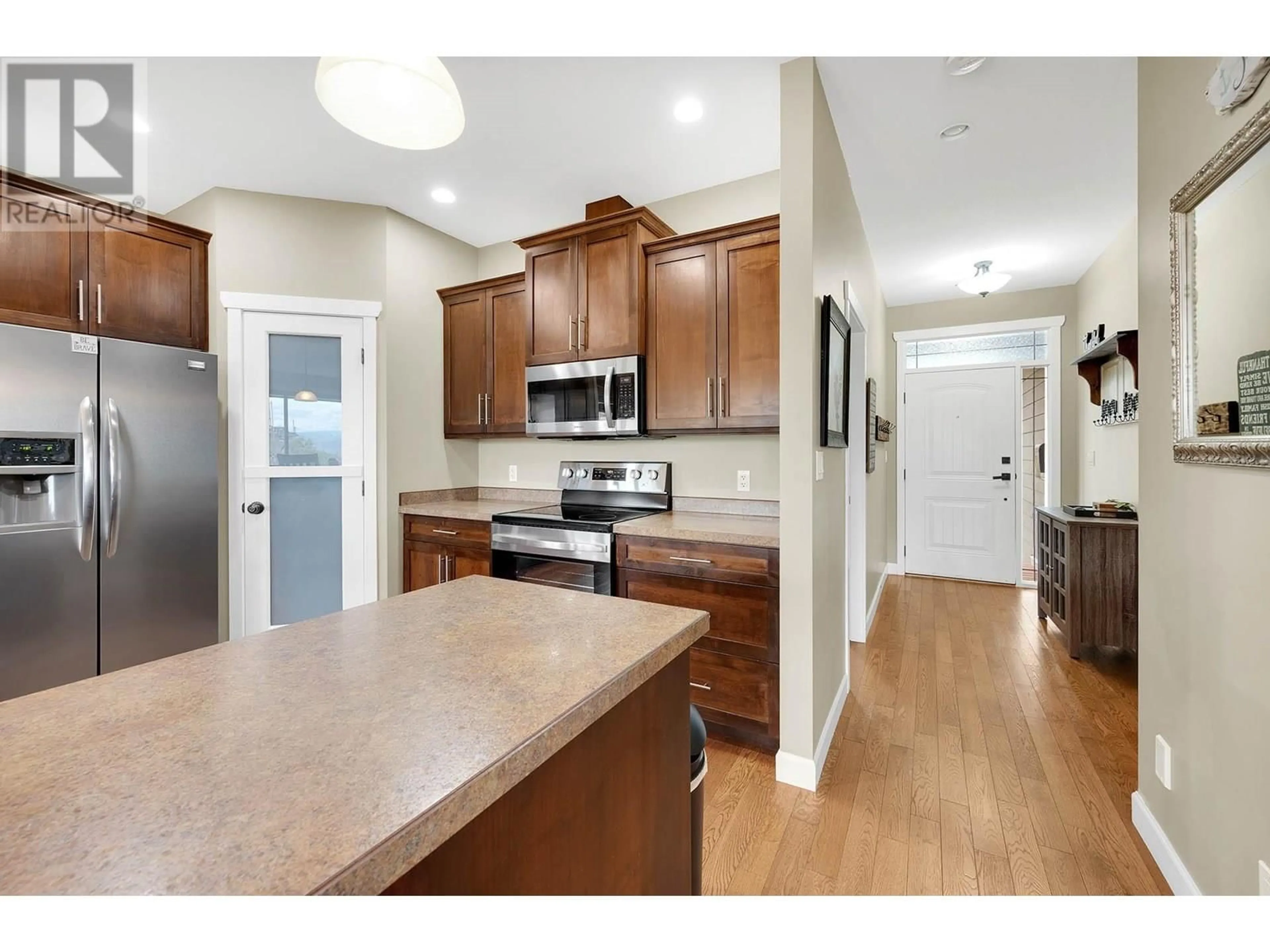 Open concept kitchen, unknown for 662 MONARCH DRIVE, Kamloops British Columbia V2E0B1