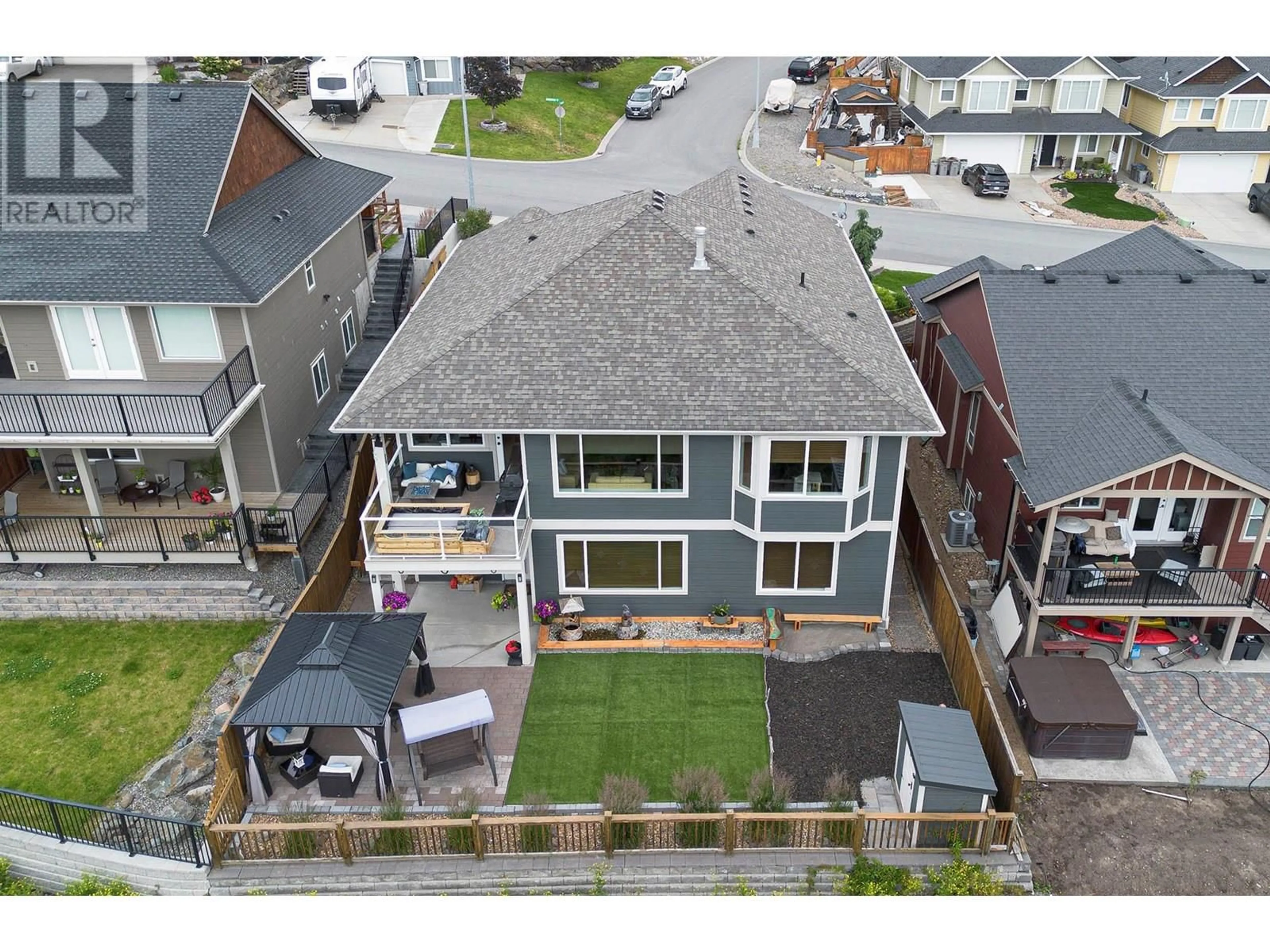 A pic from outside/outdoor area/front of a property/back of a property/a pic from drone, street for 662 MONARCH DRIVE, Kamloops British Columbia V2E0B1