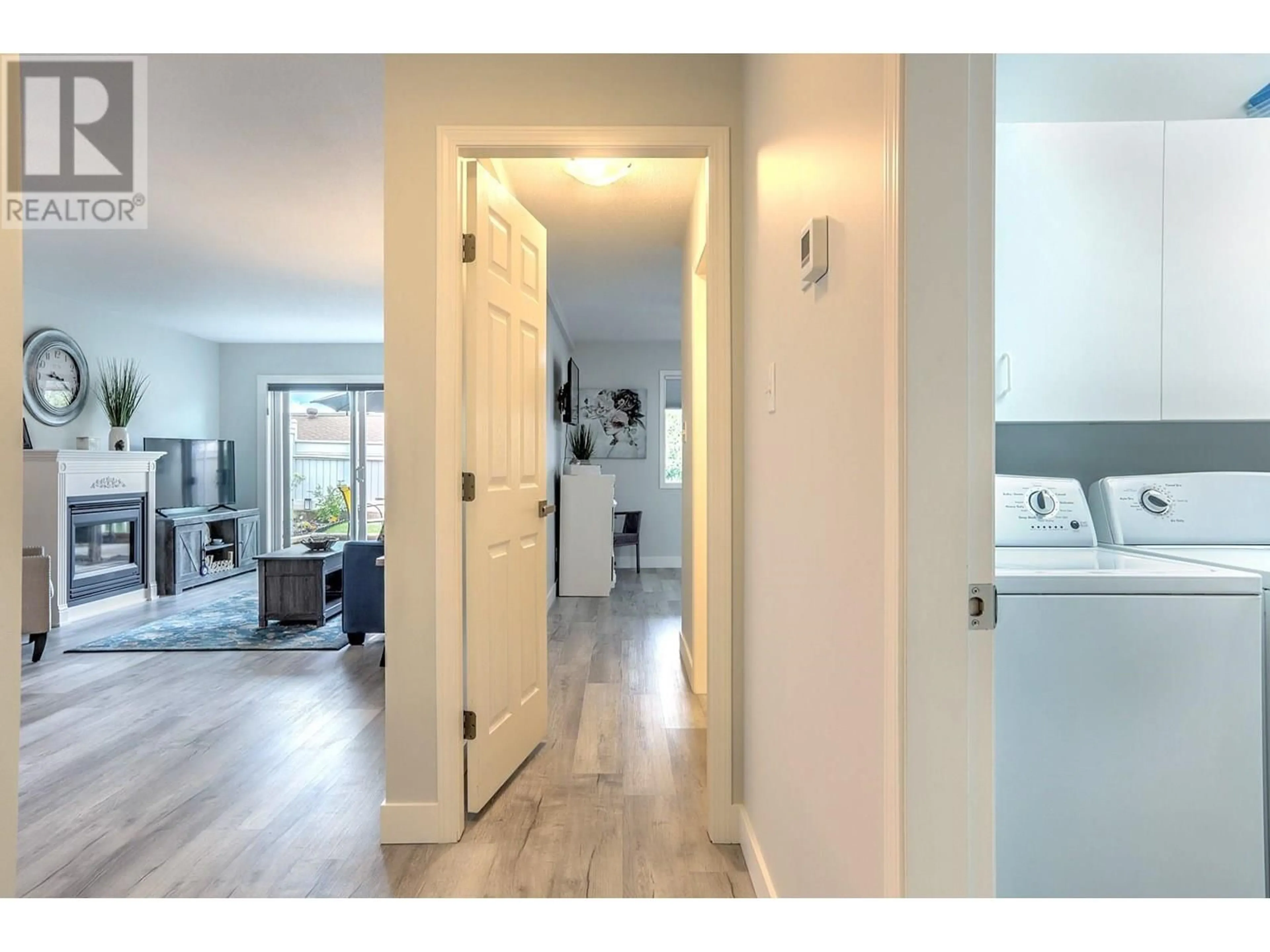 Indoor entryway for 9 - 2200 40 AVENUE, Vernon British Columbia V1T8Z9