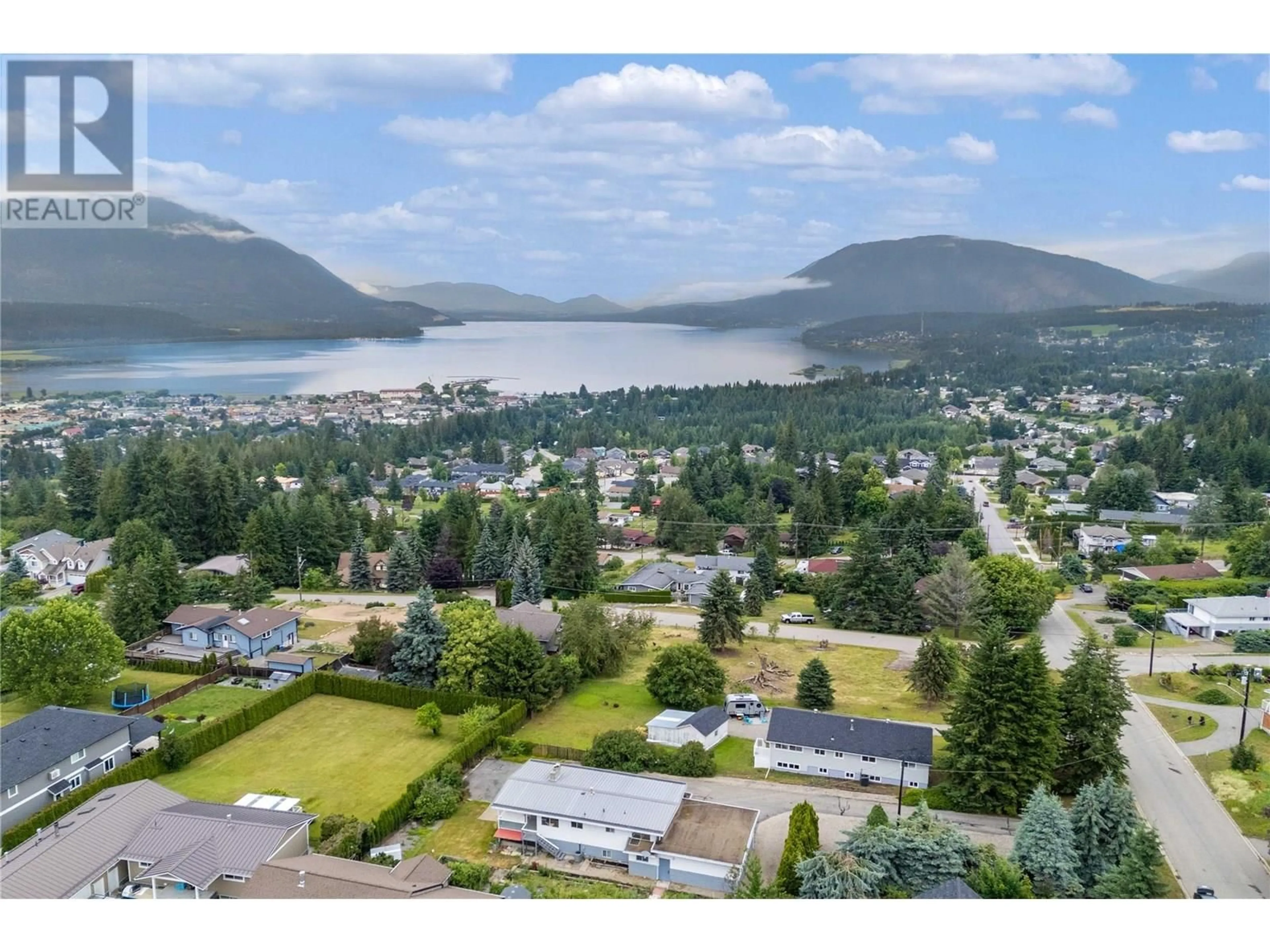 A pic from outside/outdoor area/front of a property/back of a property/a pic from drone, water/lake/river/ocean view for 1431 15 STREET SOUTHEAST, Salmon Arm British Columbia V1E2G8