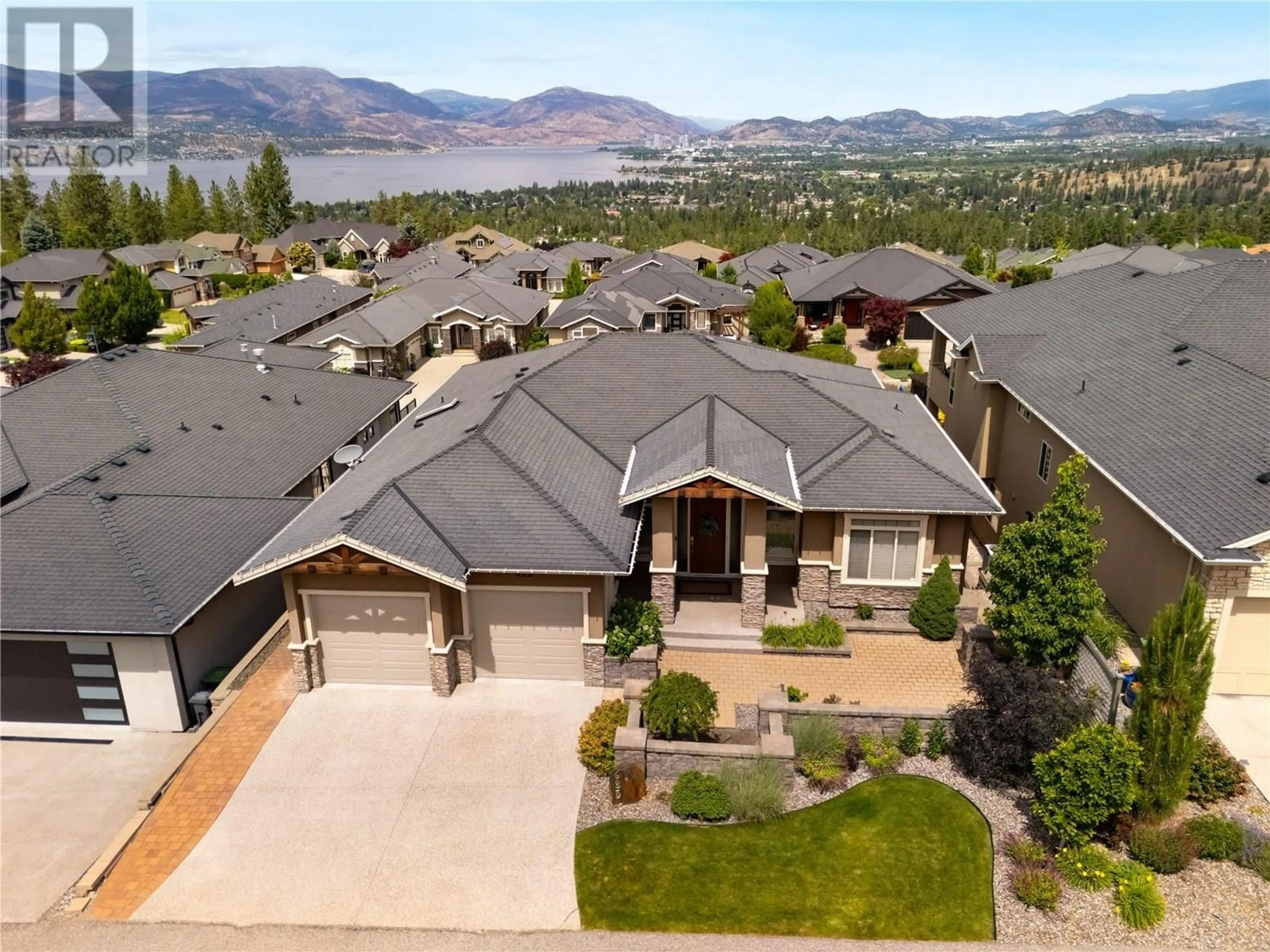 A pic from outside/outdoor area/front of a property/back of a property/a pic from drone, mountain view for 625 DEVONIAN AVENUE, Kelowna British Columbia V1W4Z8