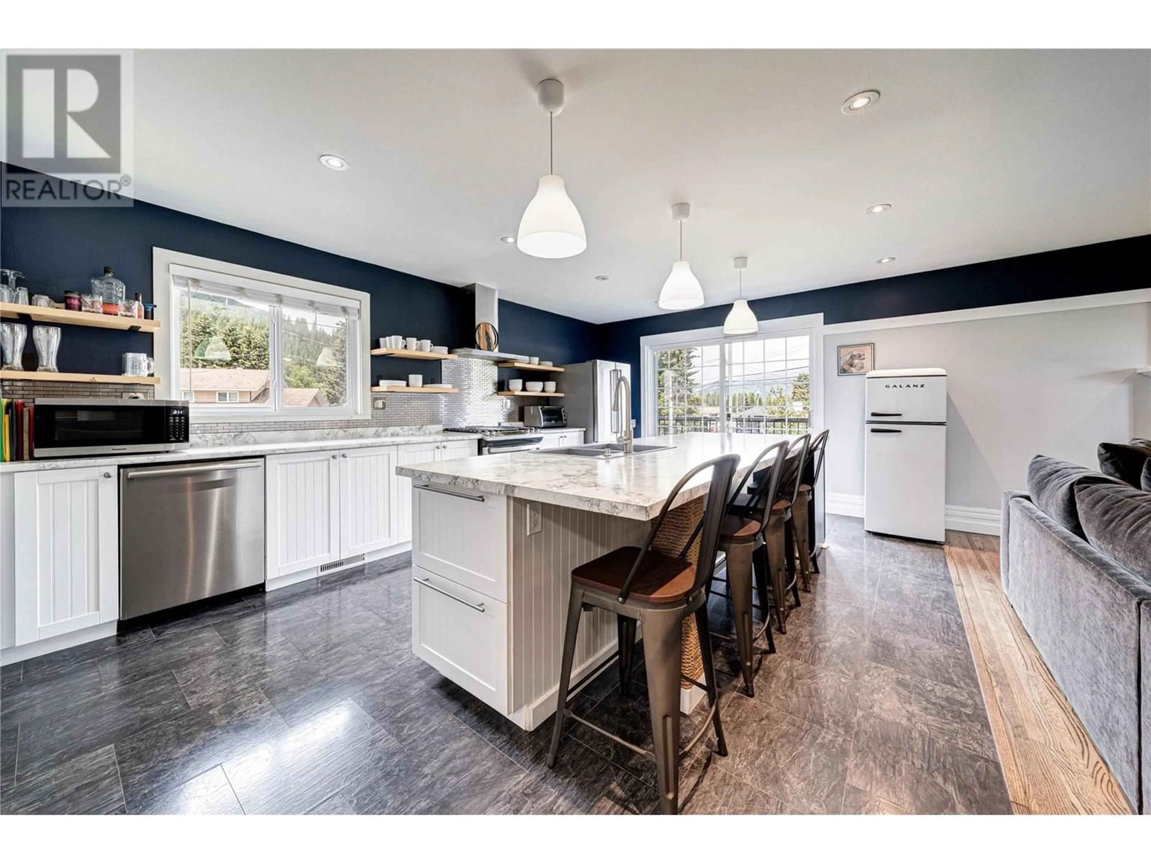 Open concept kitchen, unknown for 765 FORDING DRIVE, Elkford British Columbia V0B1H0