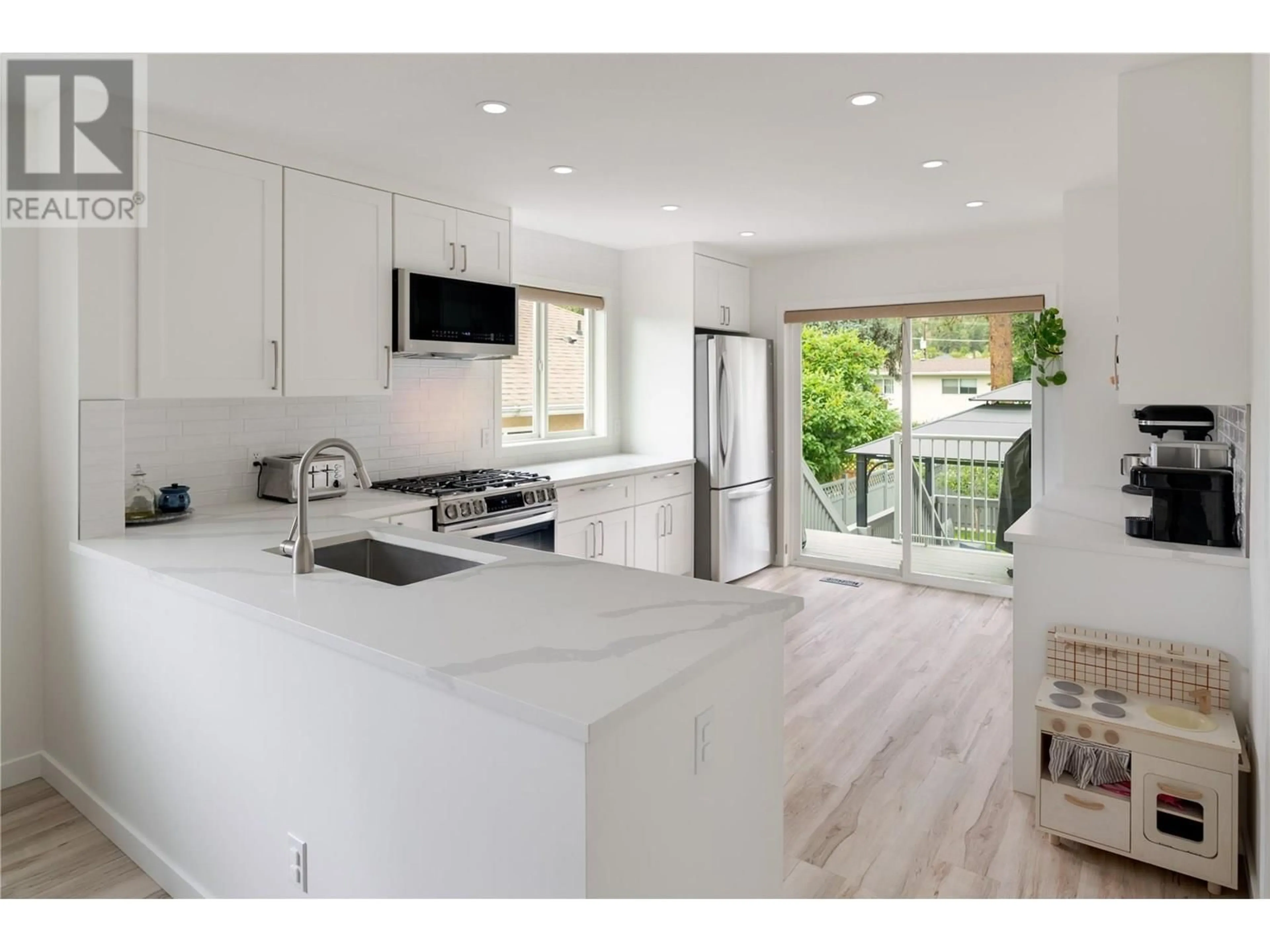 Open concept kitchen, unknown for 188 RITCHIE COURT, Kelowna British Columbia V1V2A8